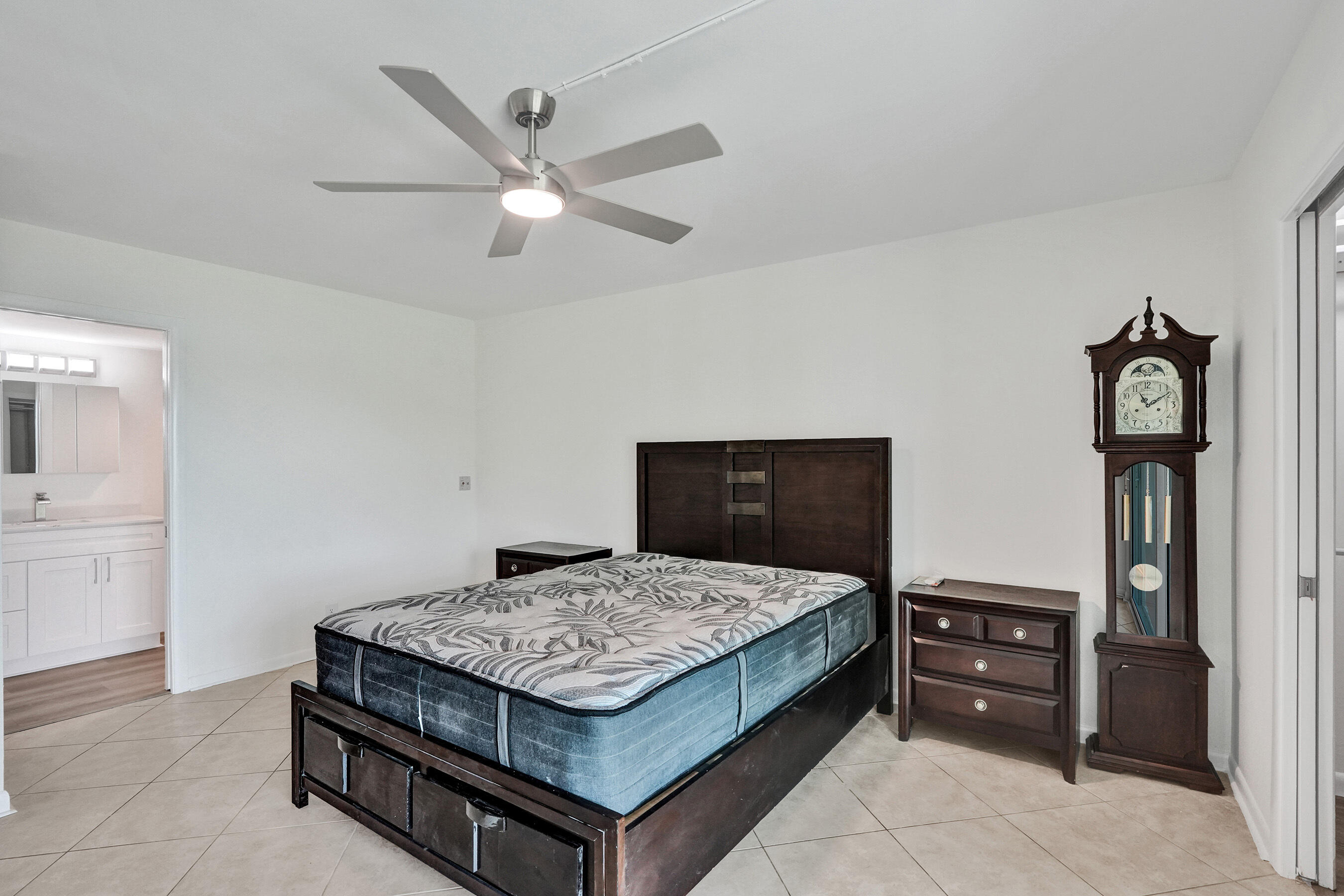 1112 Oakridge 1112