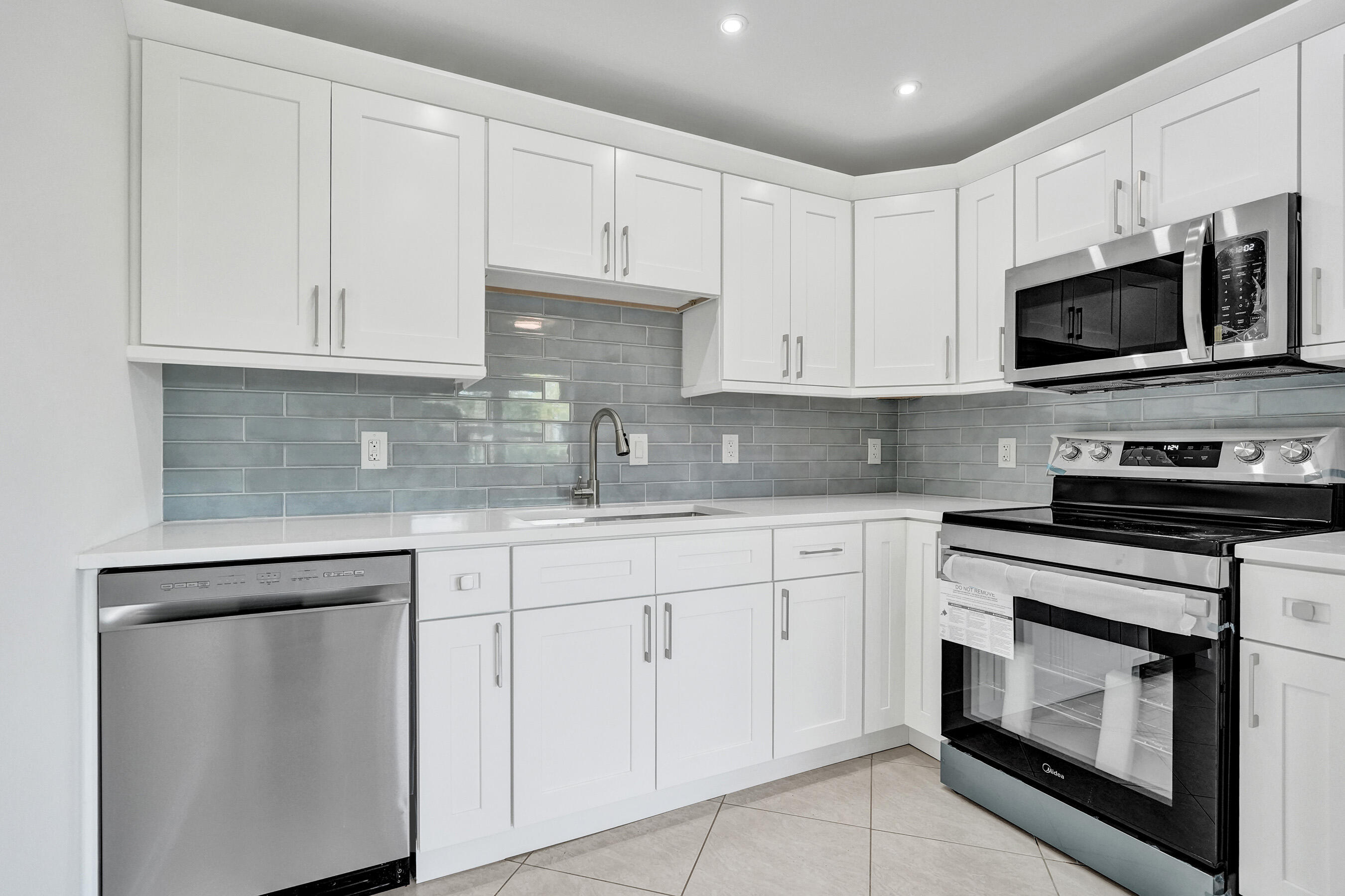 1112 Oakridge 1112