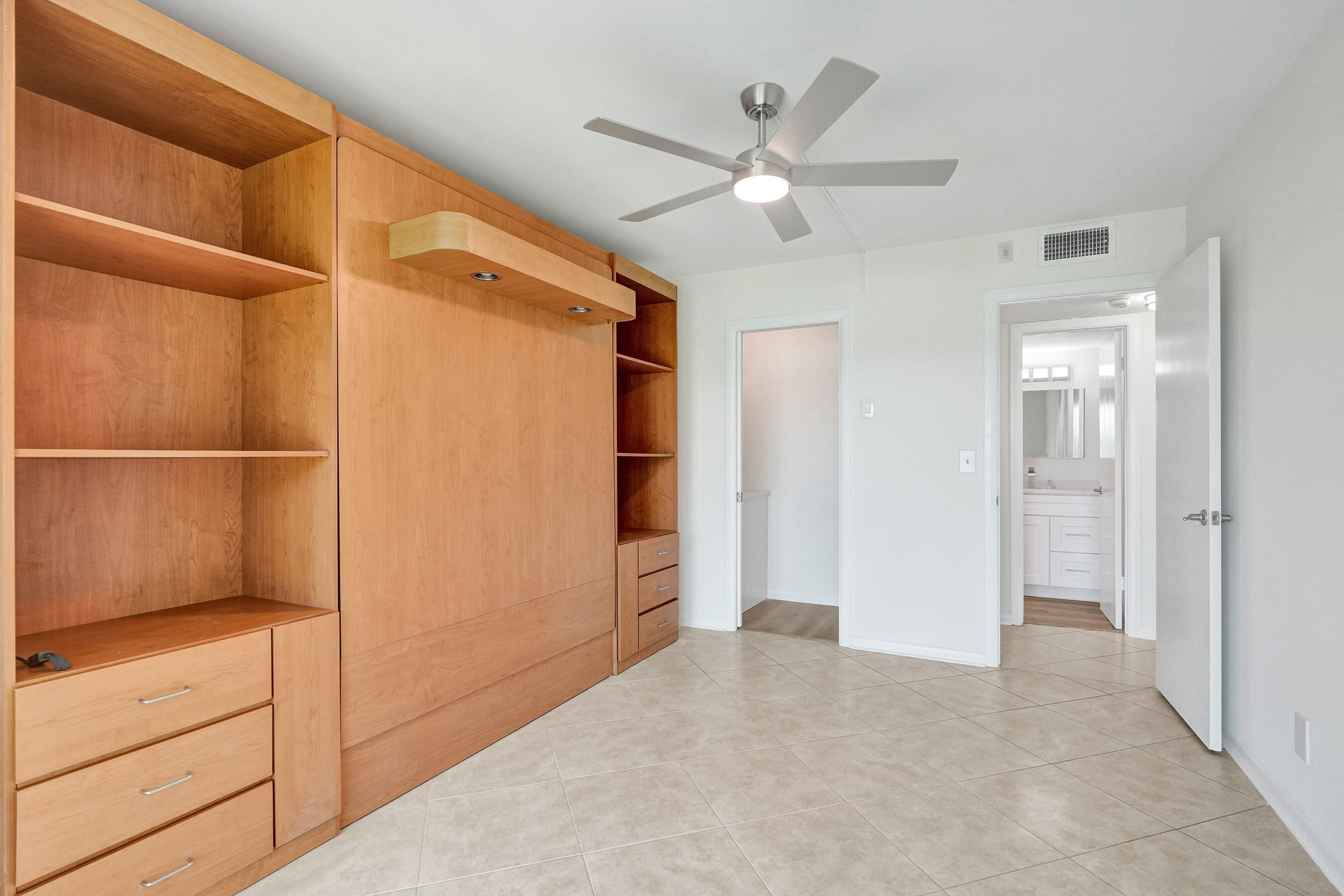 1112 Oakridge 1112