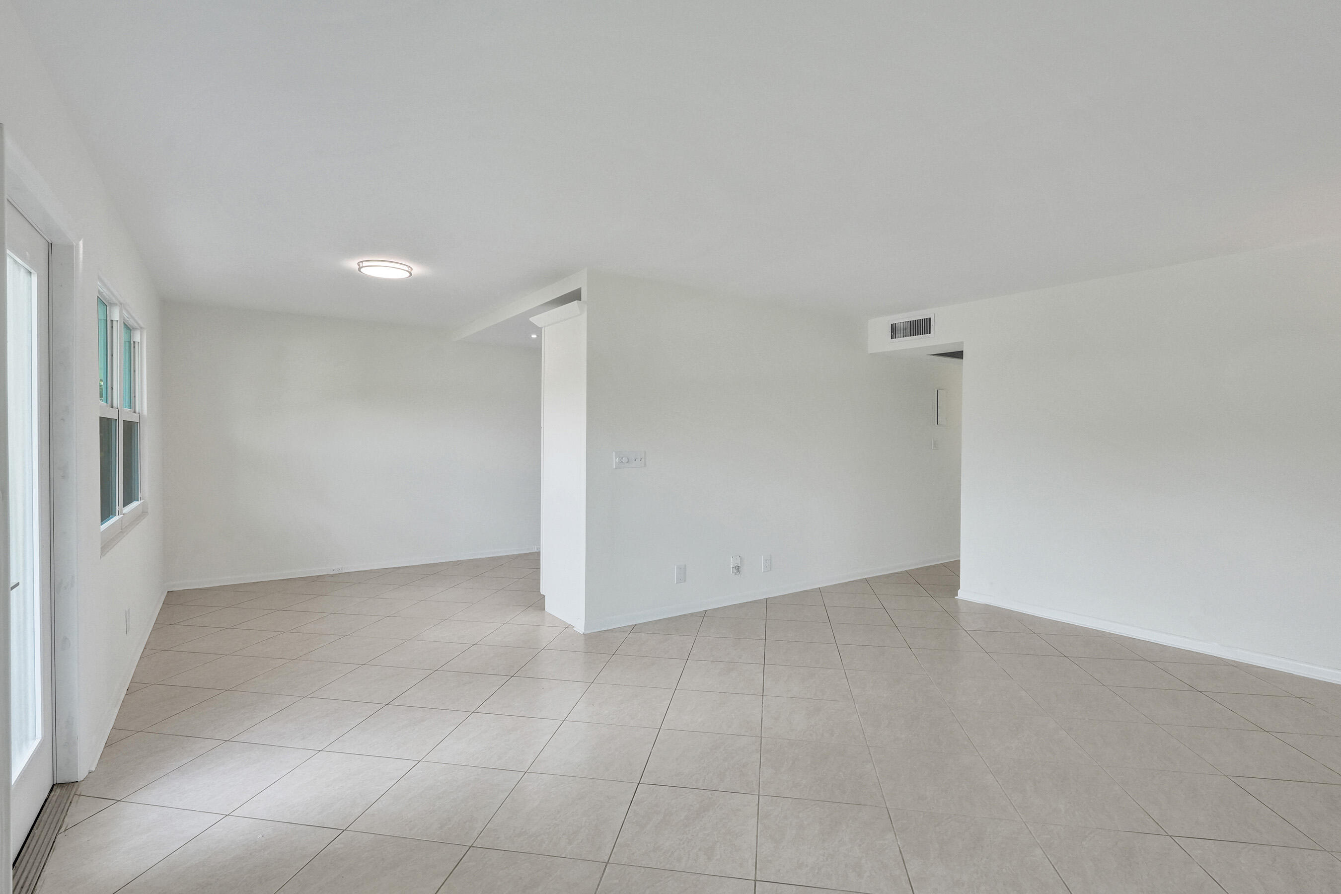 1112 Oakridge 1112