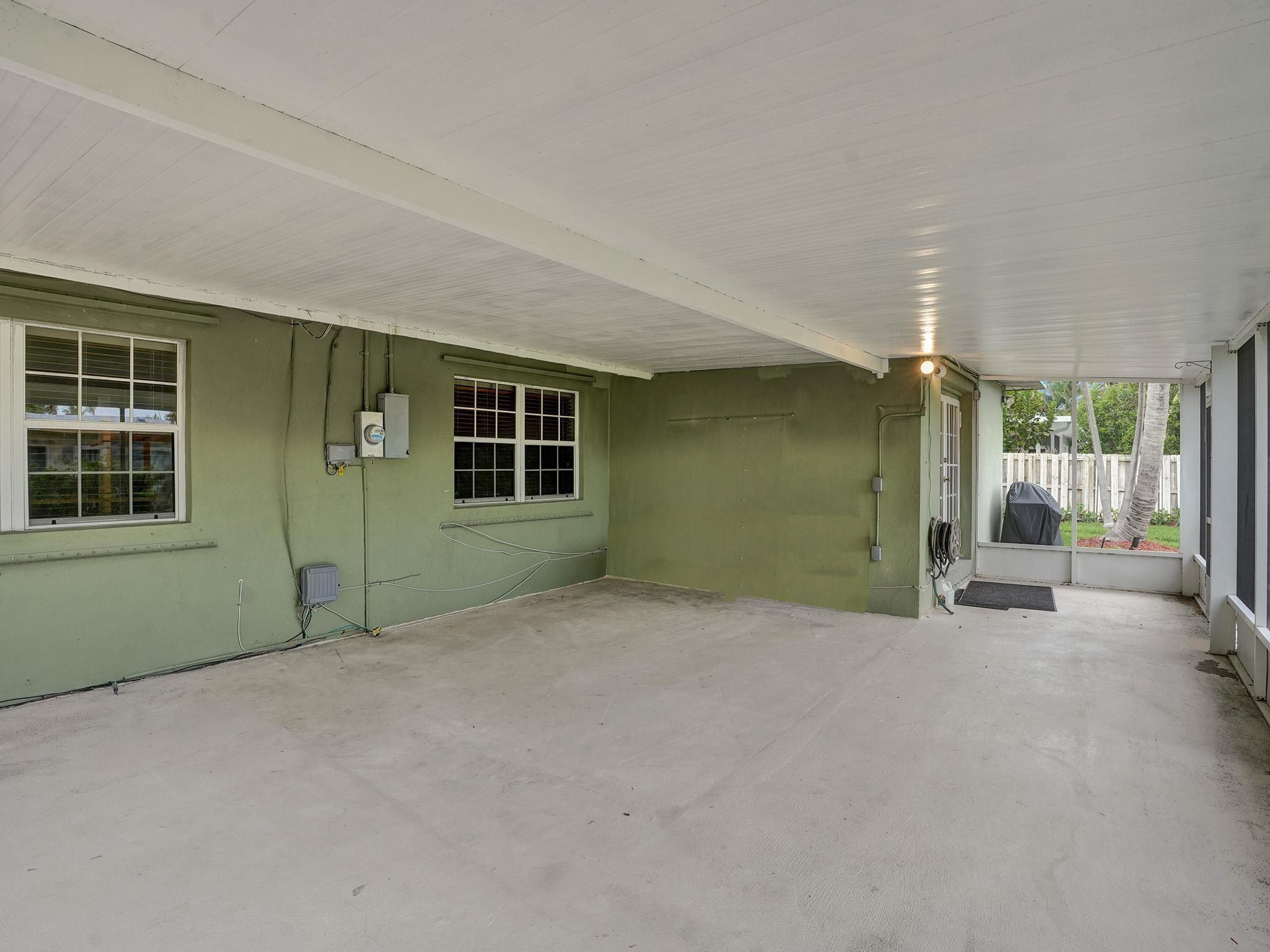 4440 NE 17th Terrace
