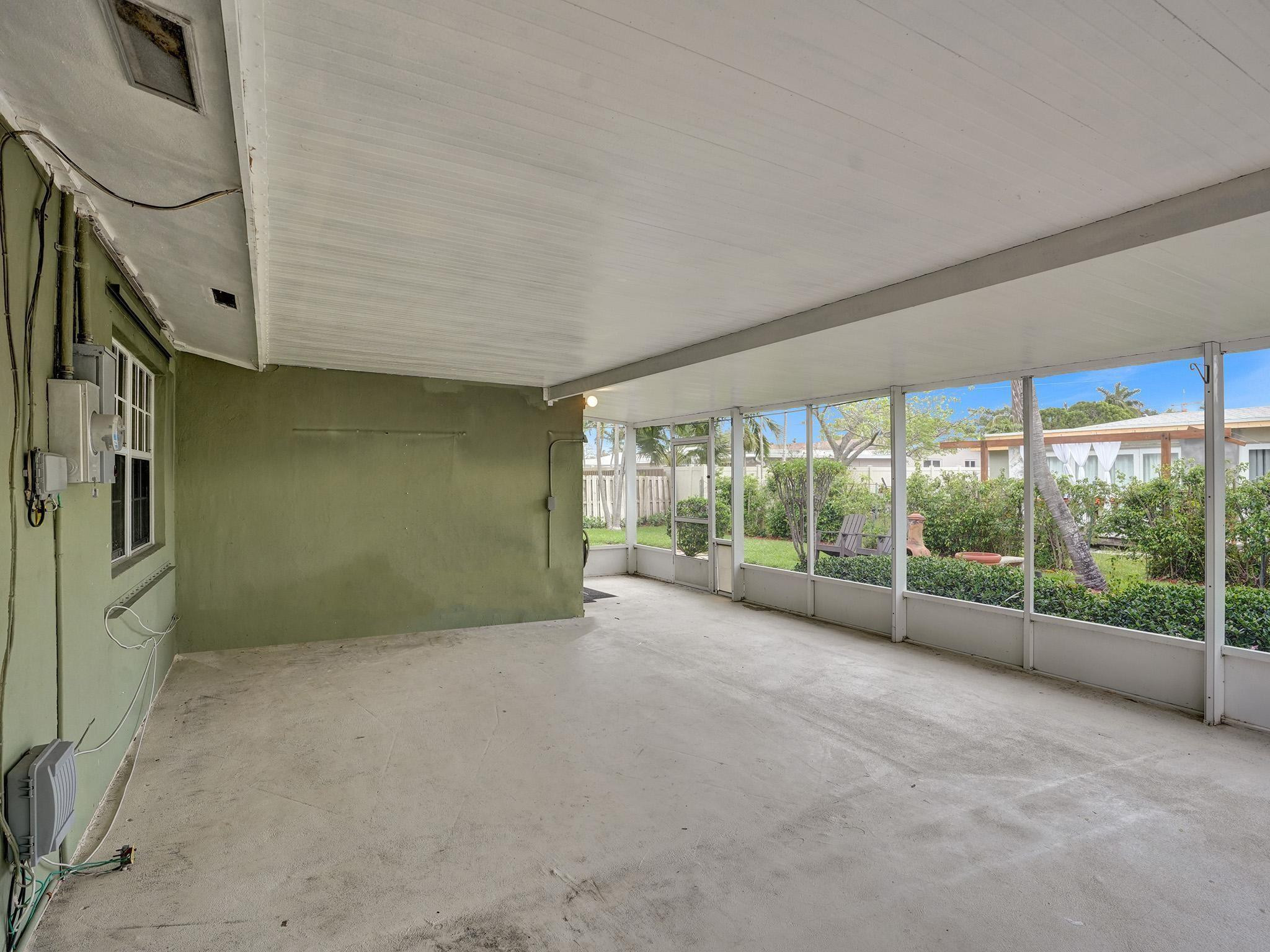 4440 NE 17th Terrace