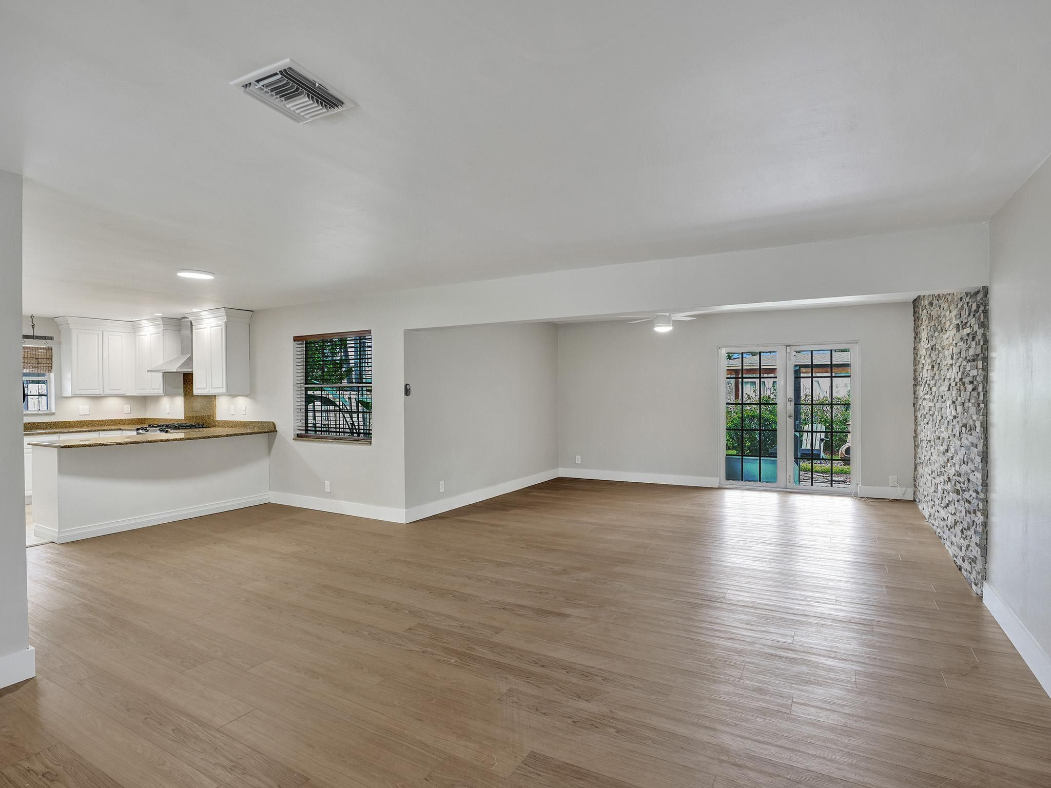 4440 NE 17th Terrace
