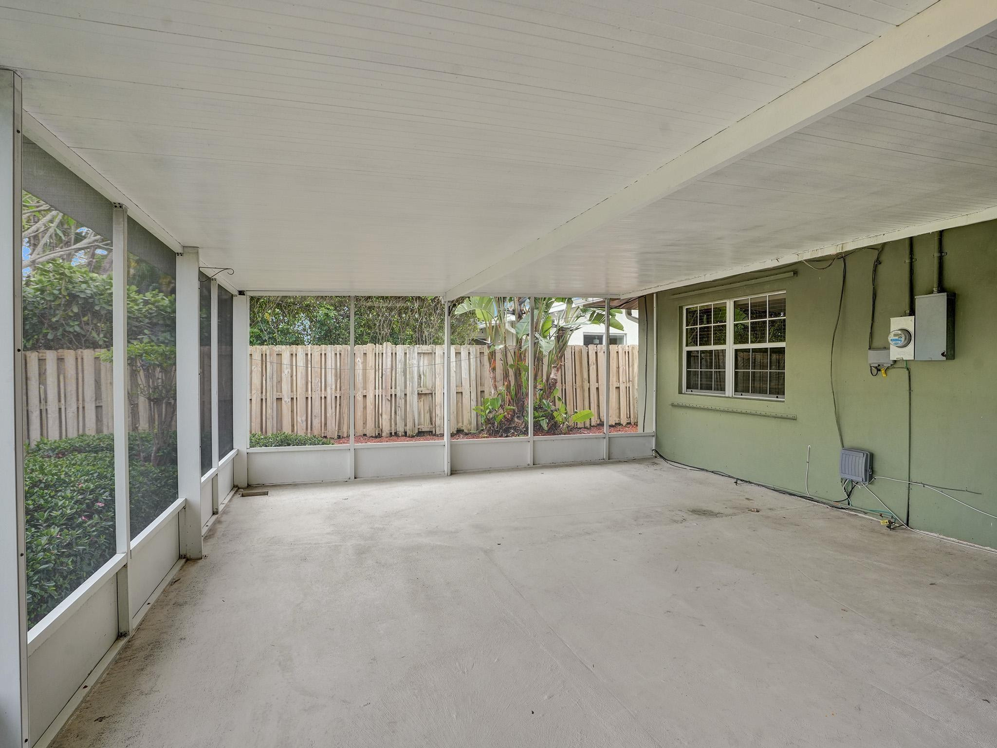 4440 NE 17th Terrace
