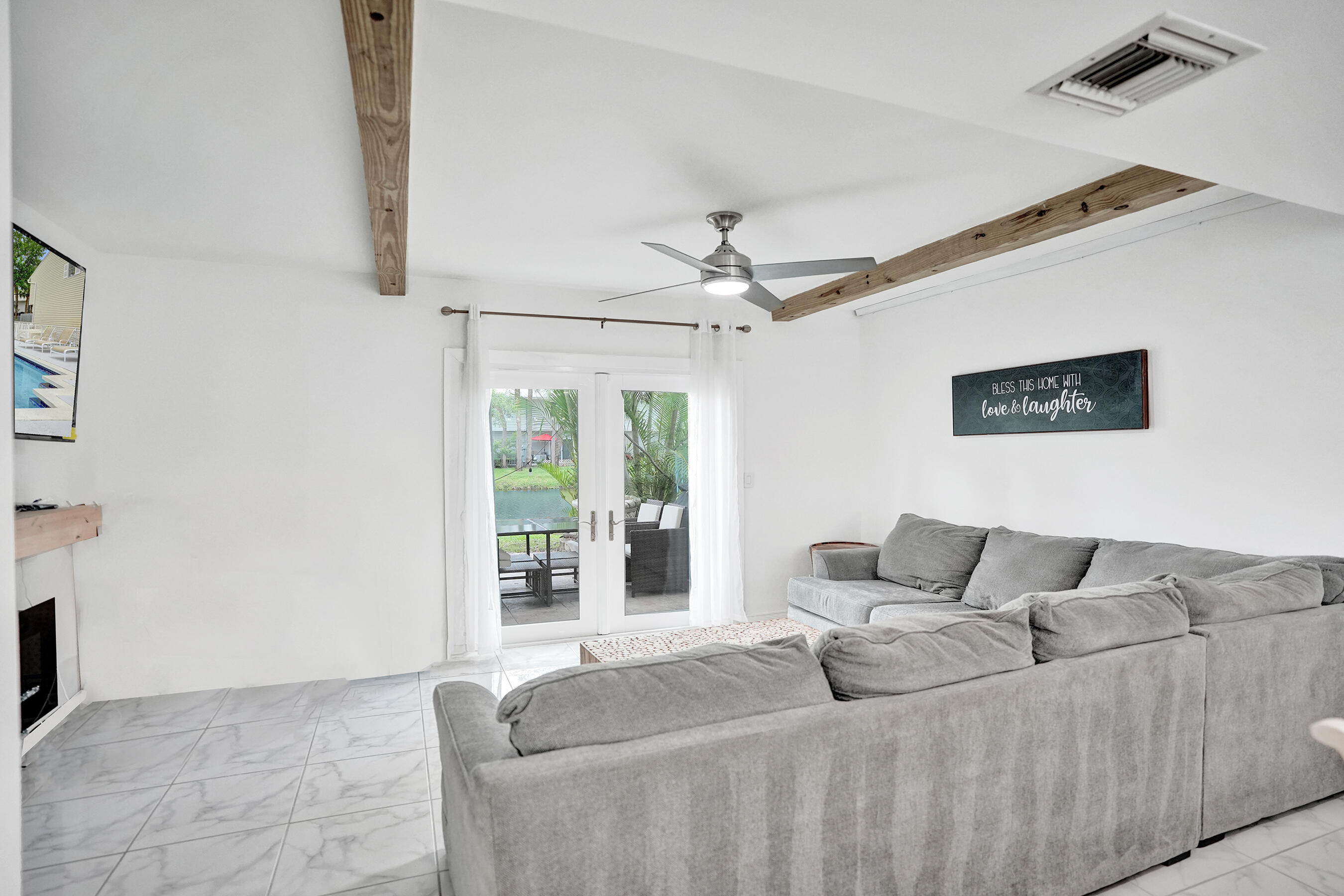 147 SW 3rd Street