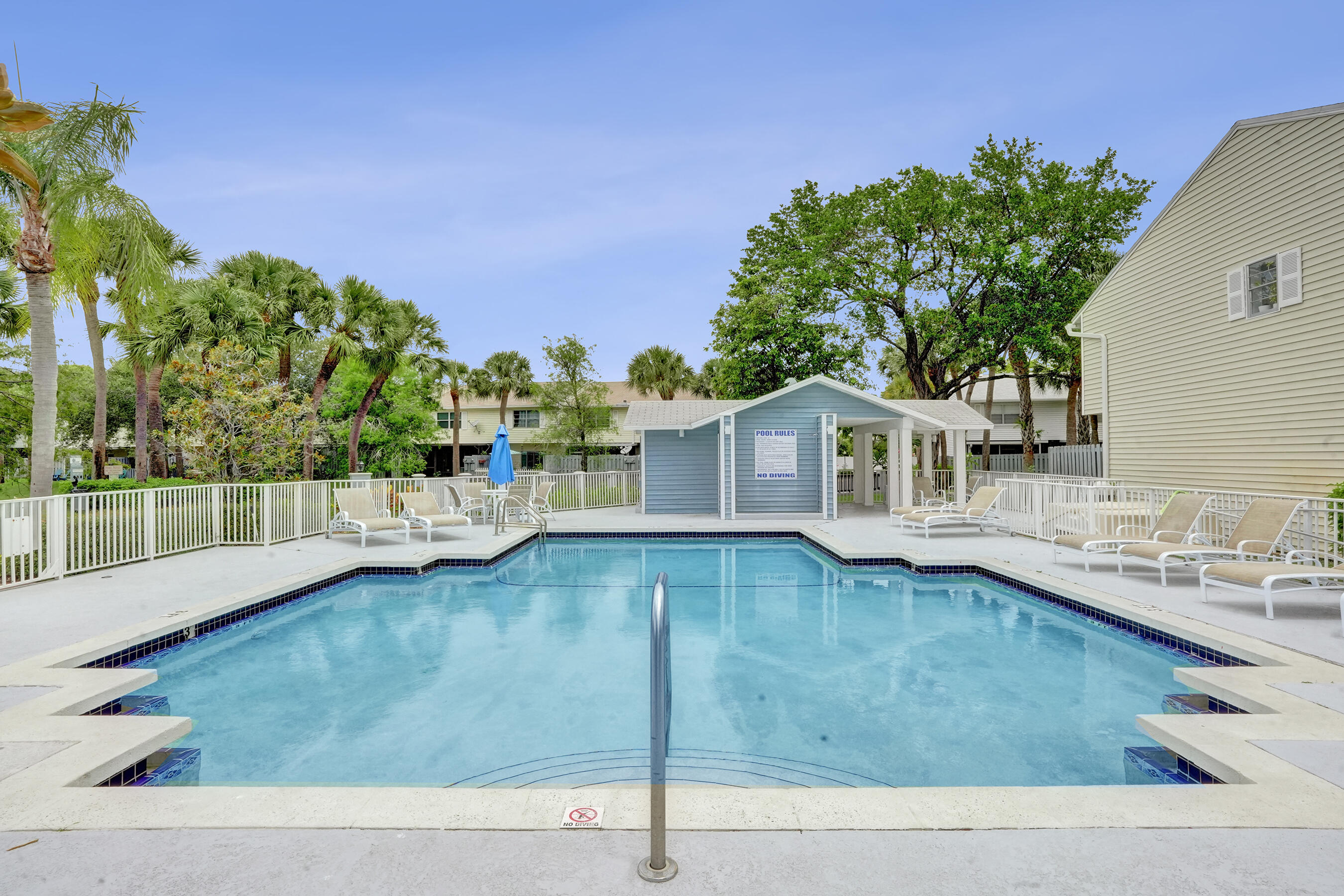 147 SW 3rd Street