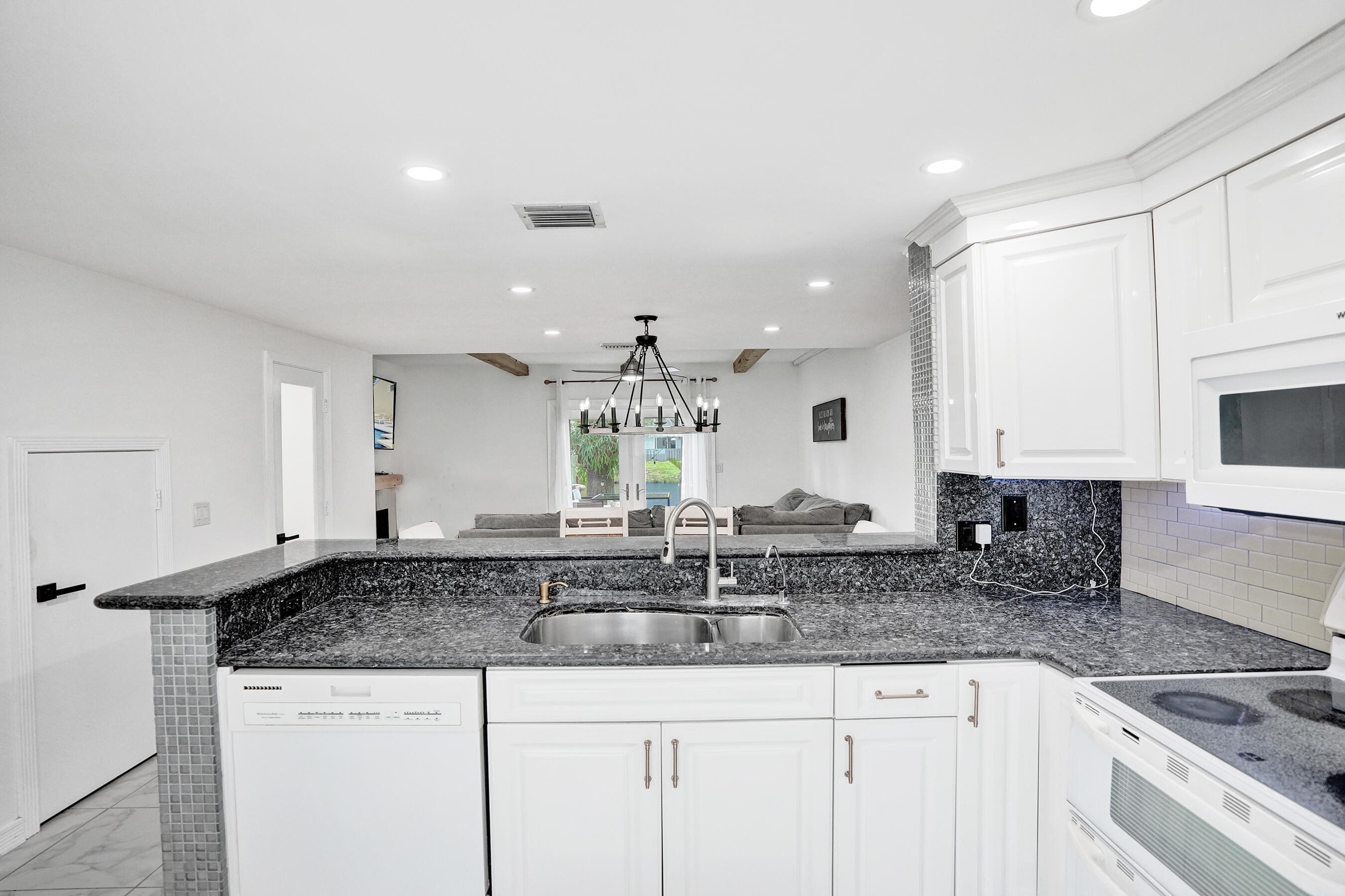 147 SW 3rd Street
