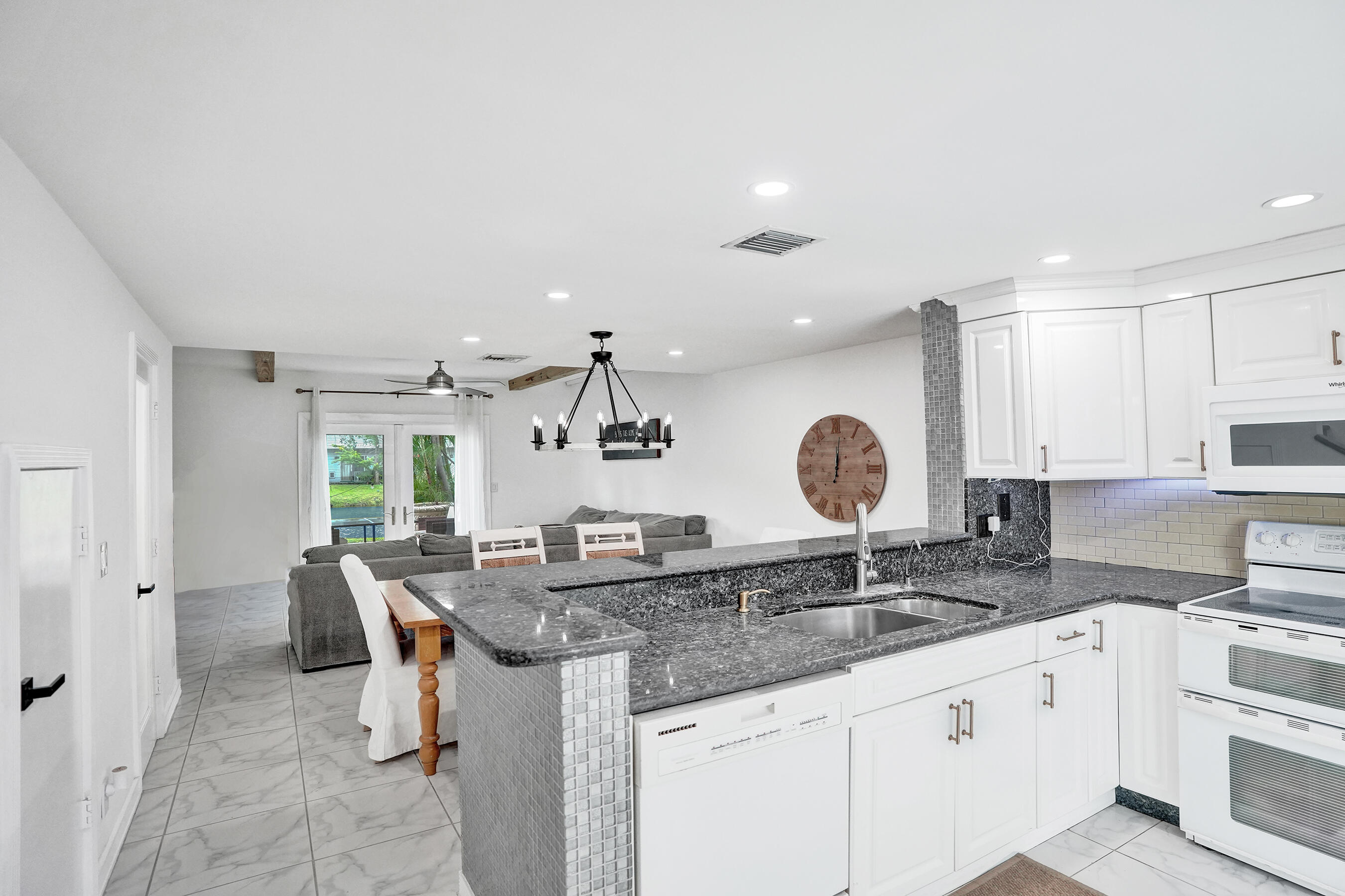 147 SW 3rd Street