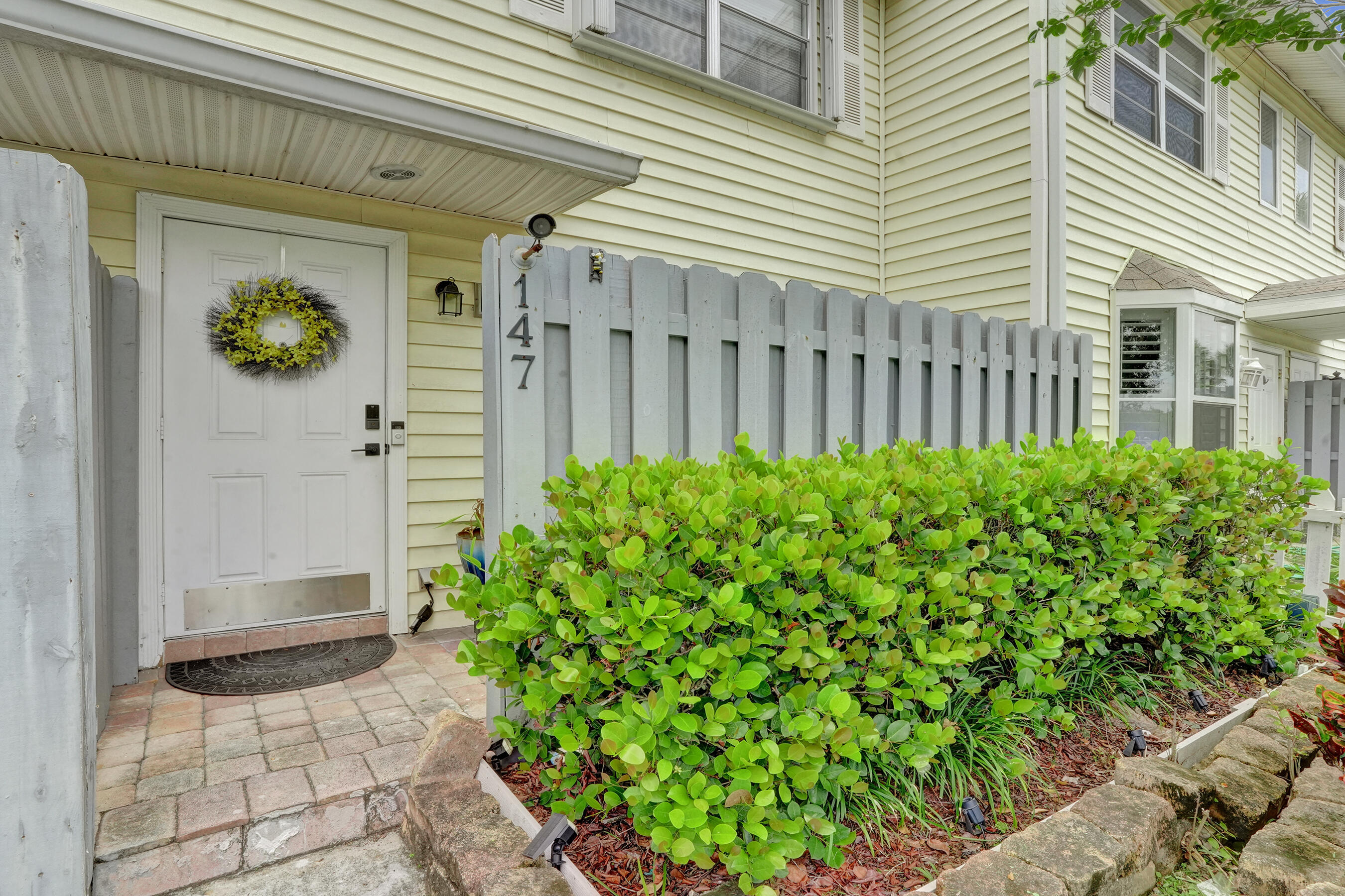 147 SW 3rd Street