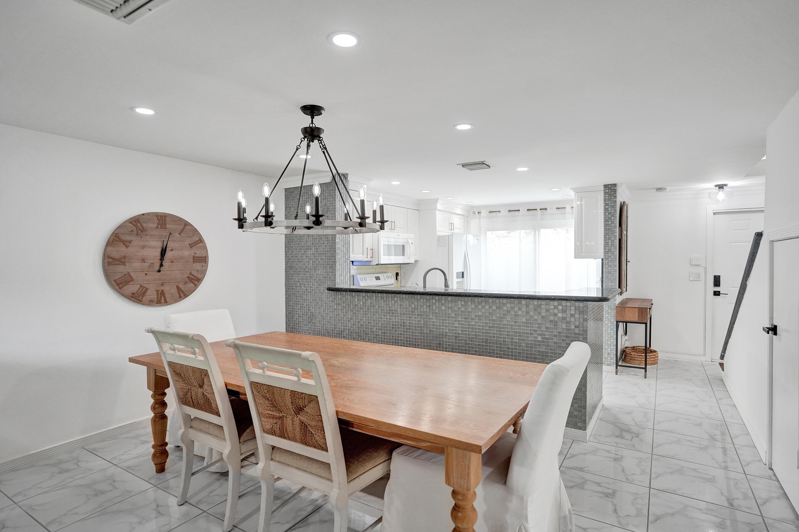 147 SW 3rd Street