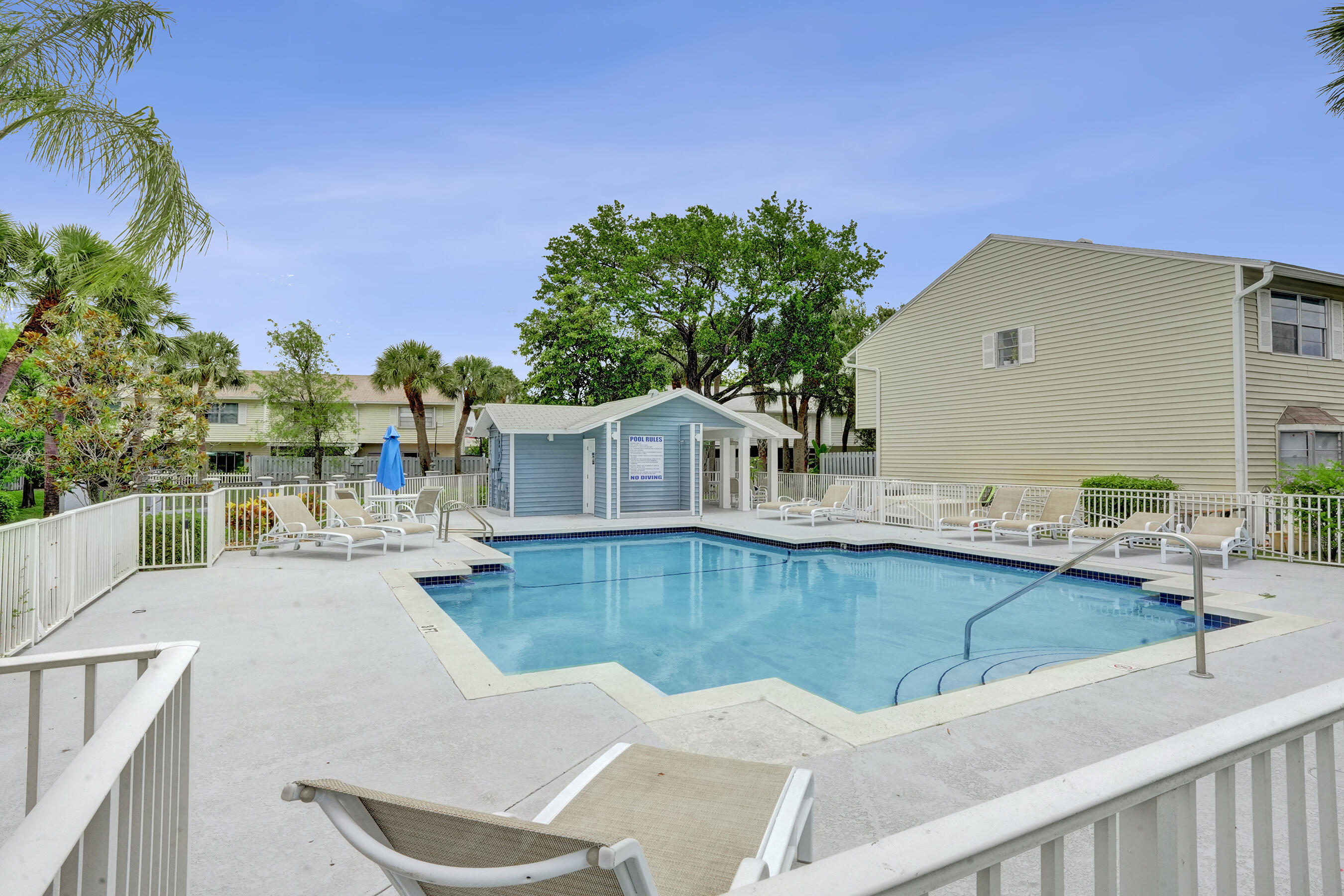 147 SW 3rd Street
