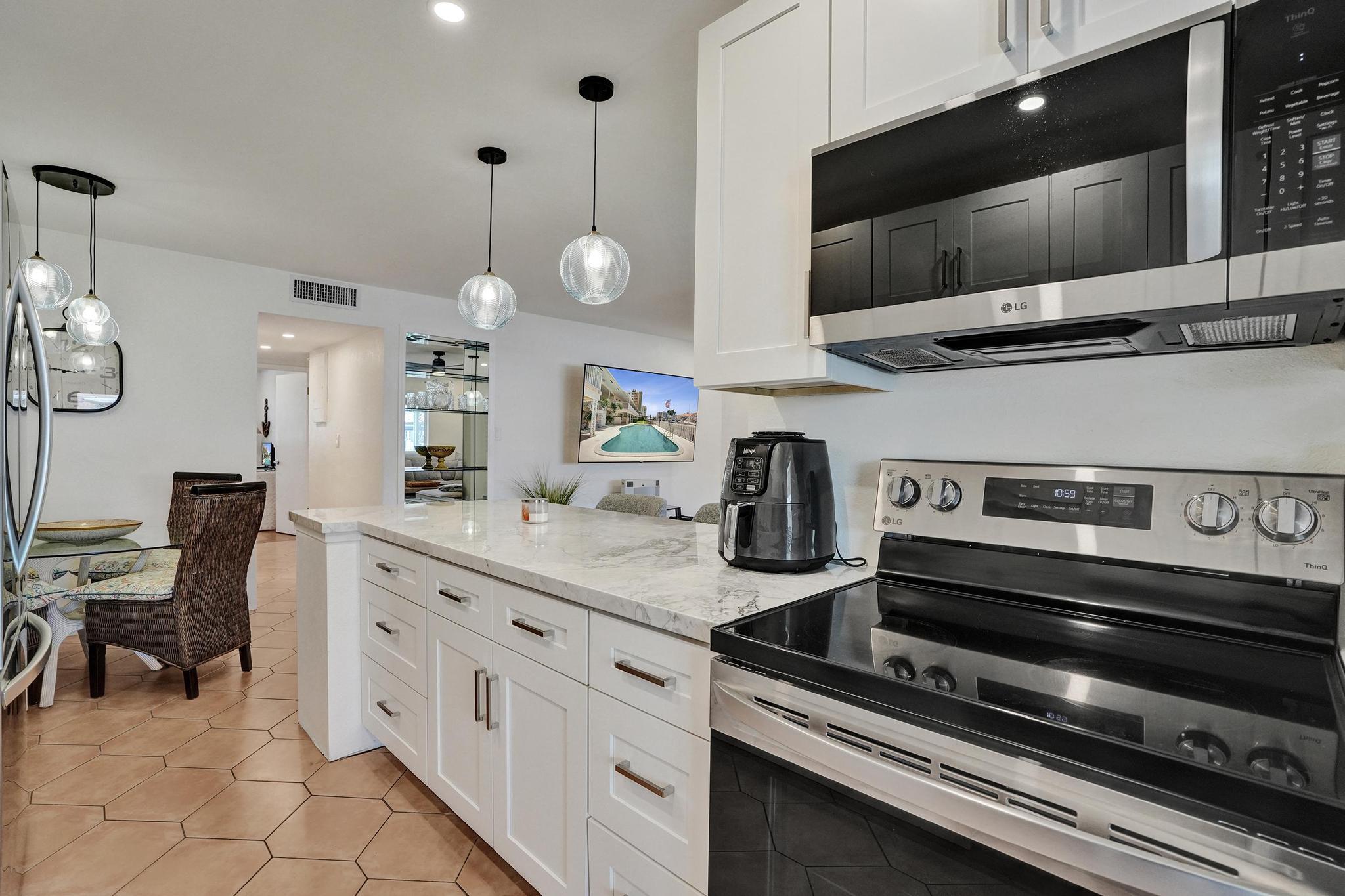 2866 NE 30th Street 4