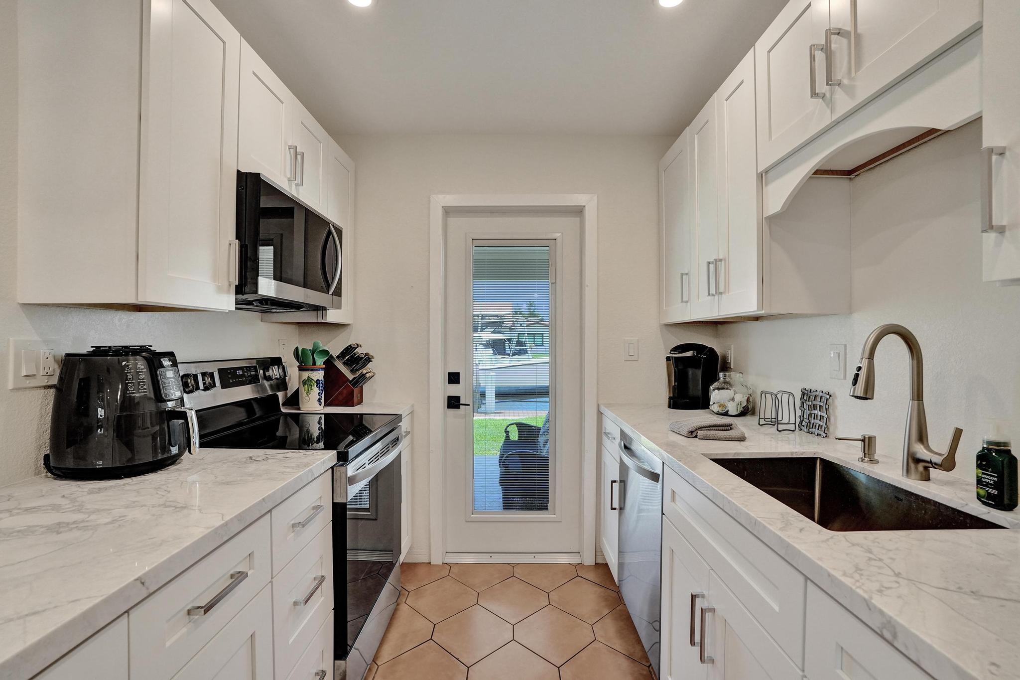 2866 NE 30th Street 4
