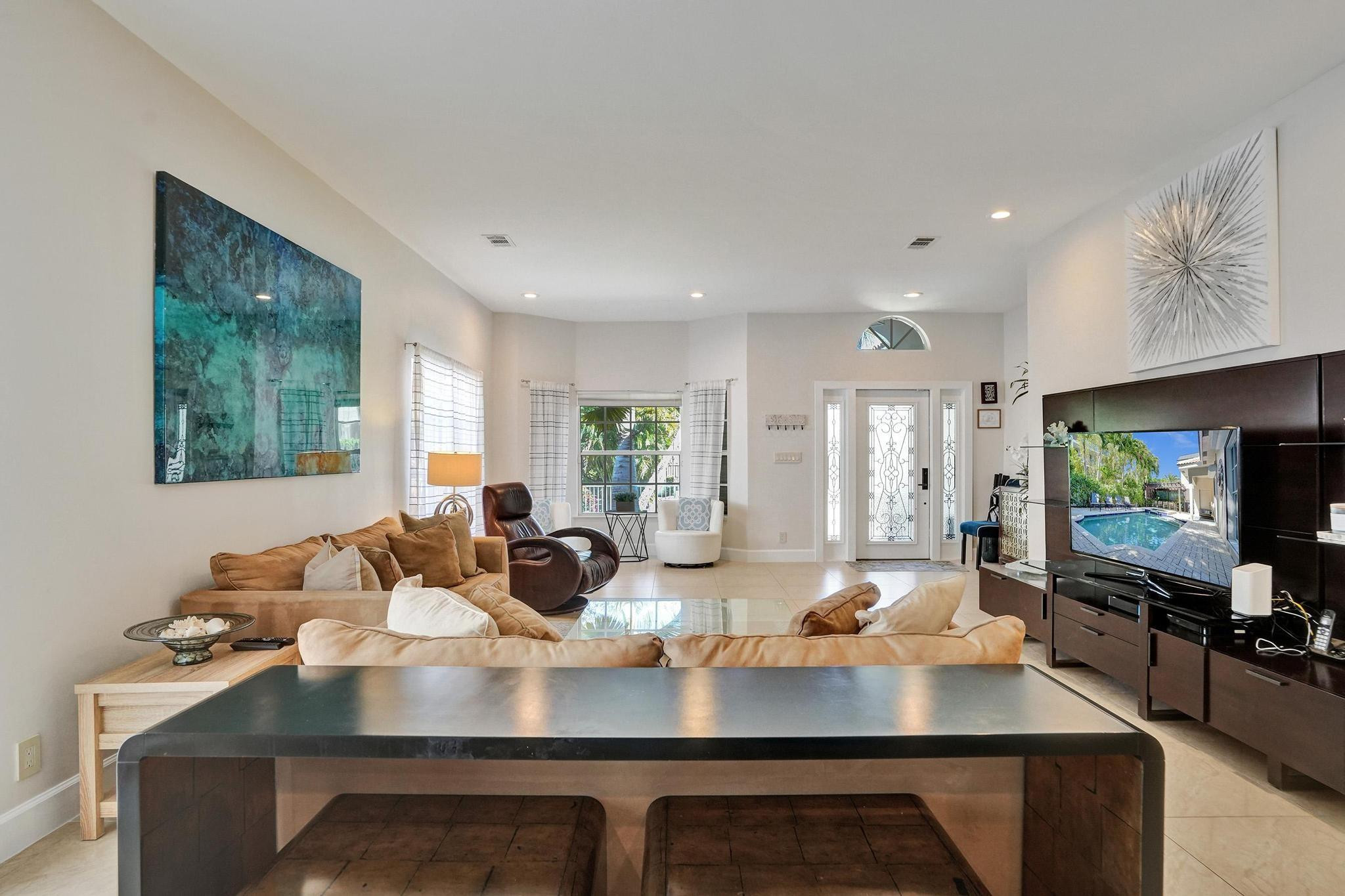 3043 Center Avenue