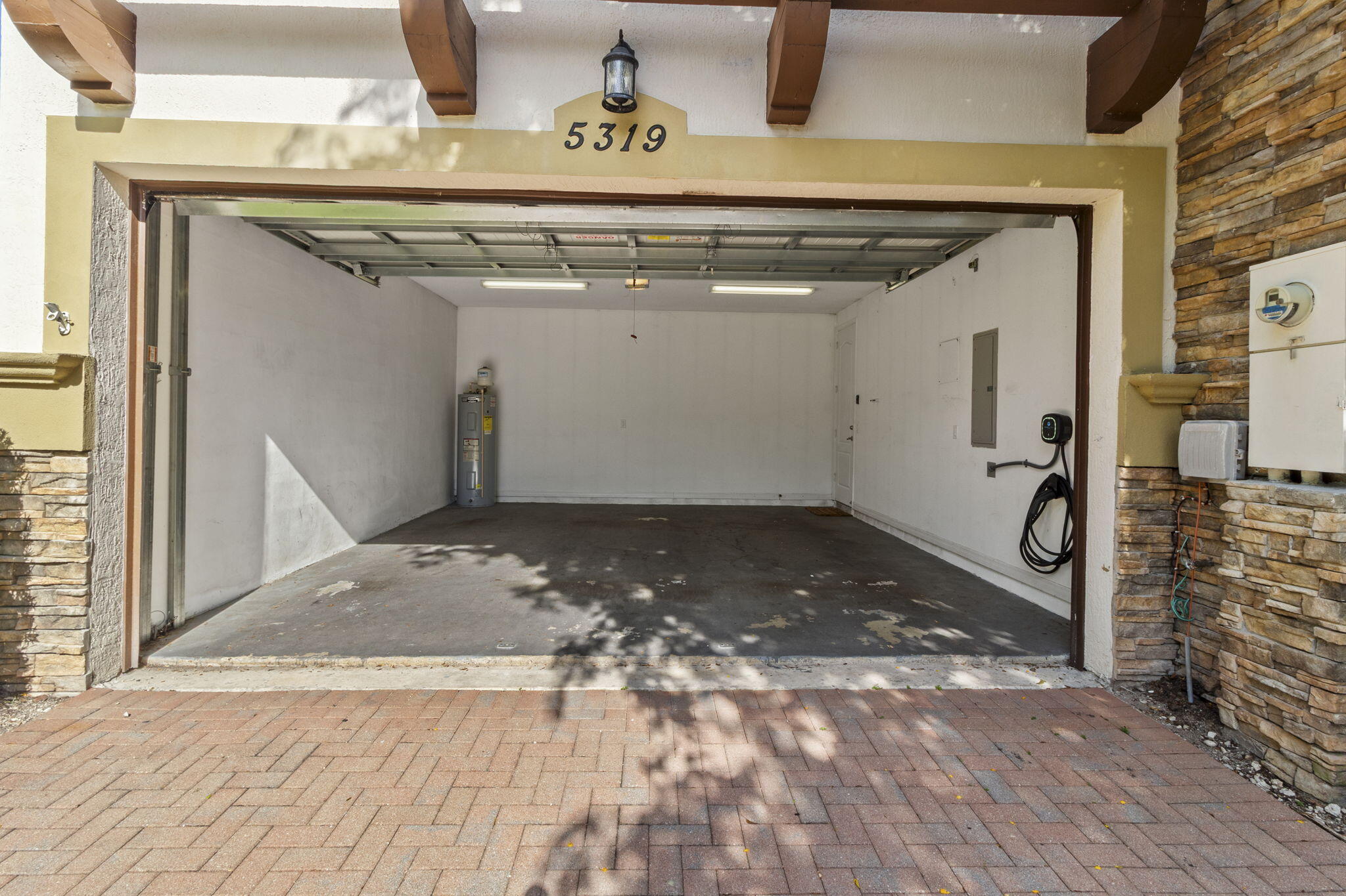 5319 Falcon Trail