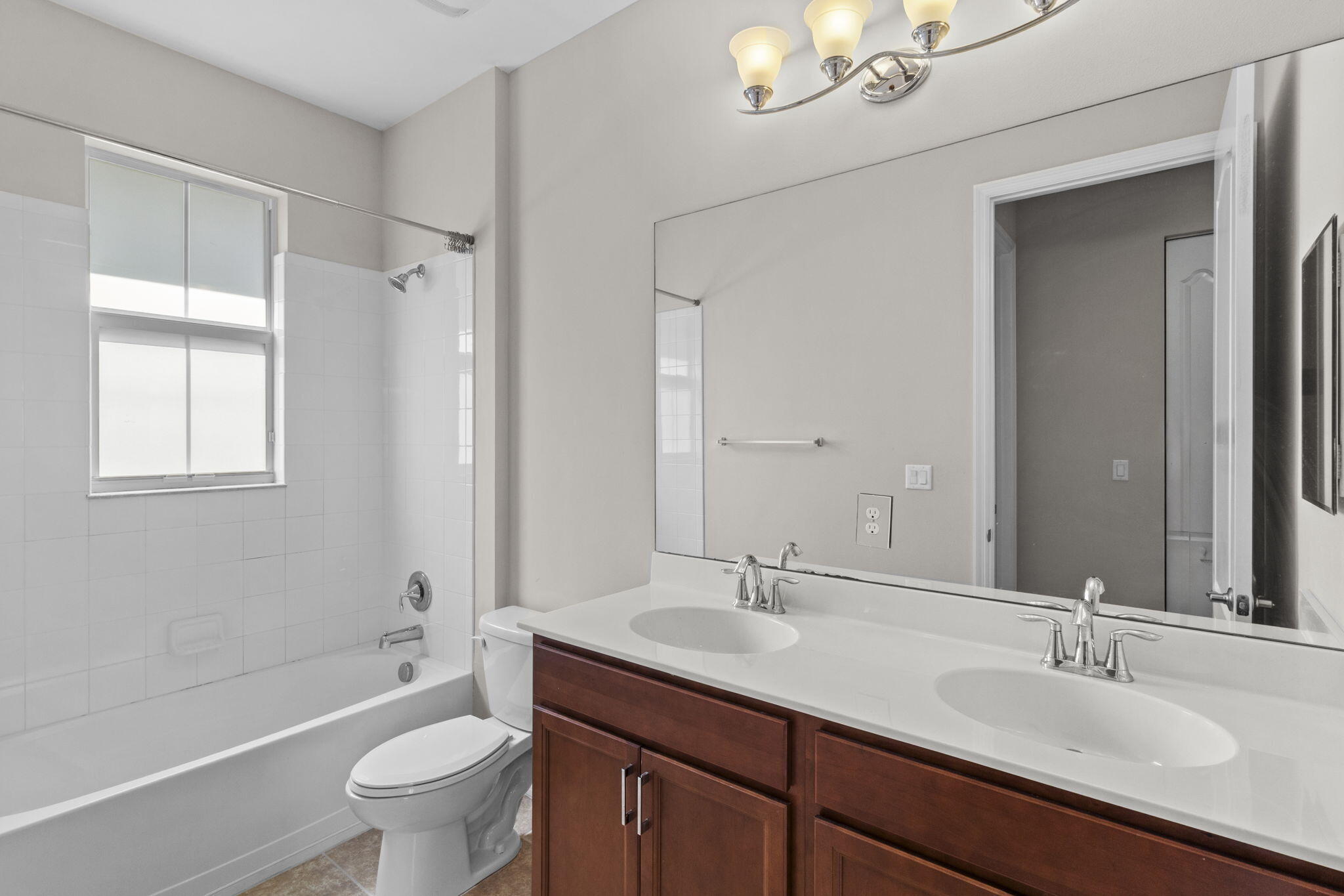 5319 Falcon Trail