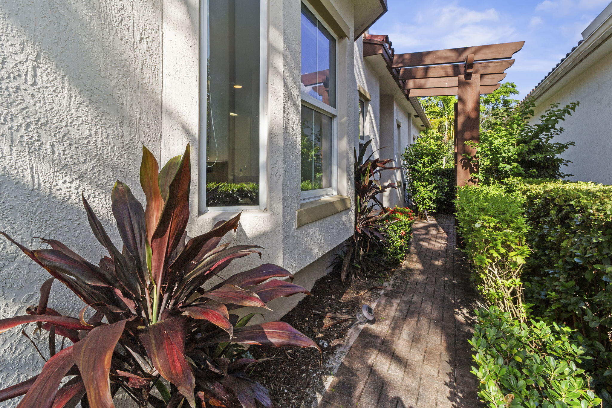 5319 Falcon Trail