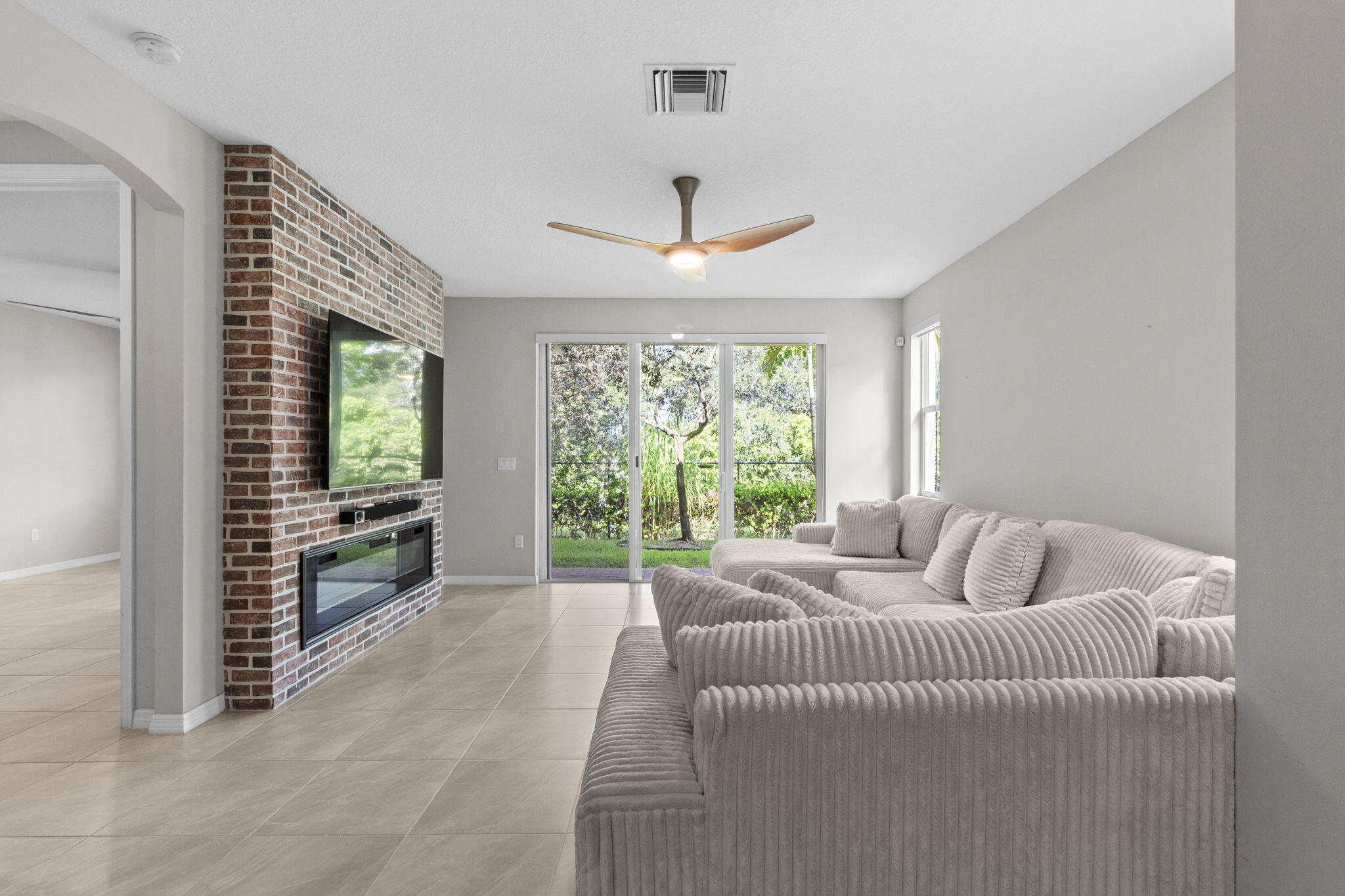 5319 Falcon Trail