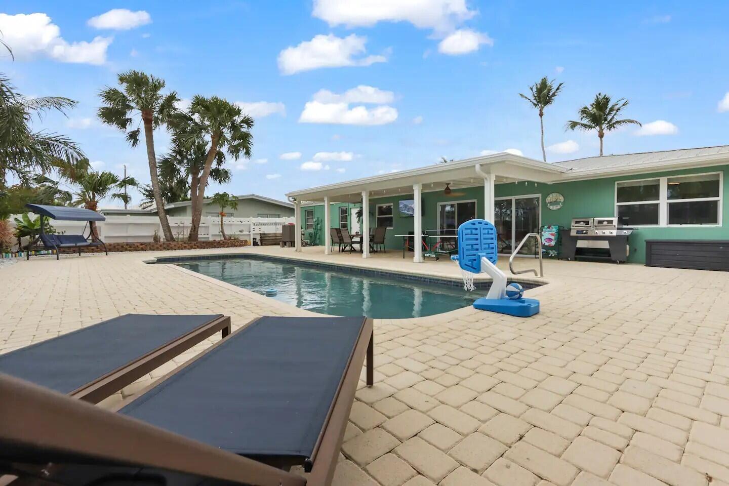 608 Malabar Avenue Fort Pierce Fl Us 34949 B26053256