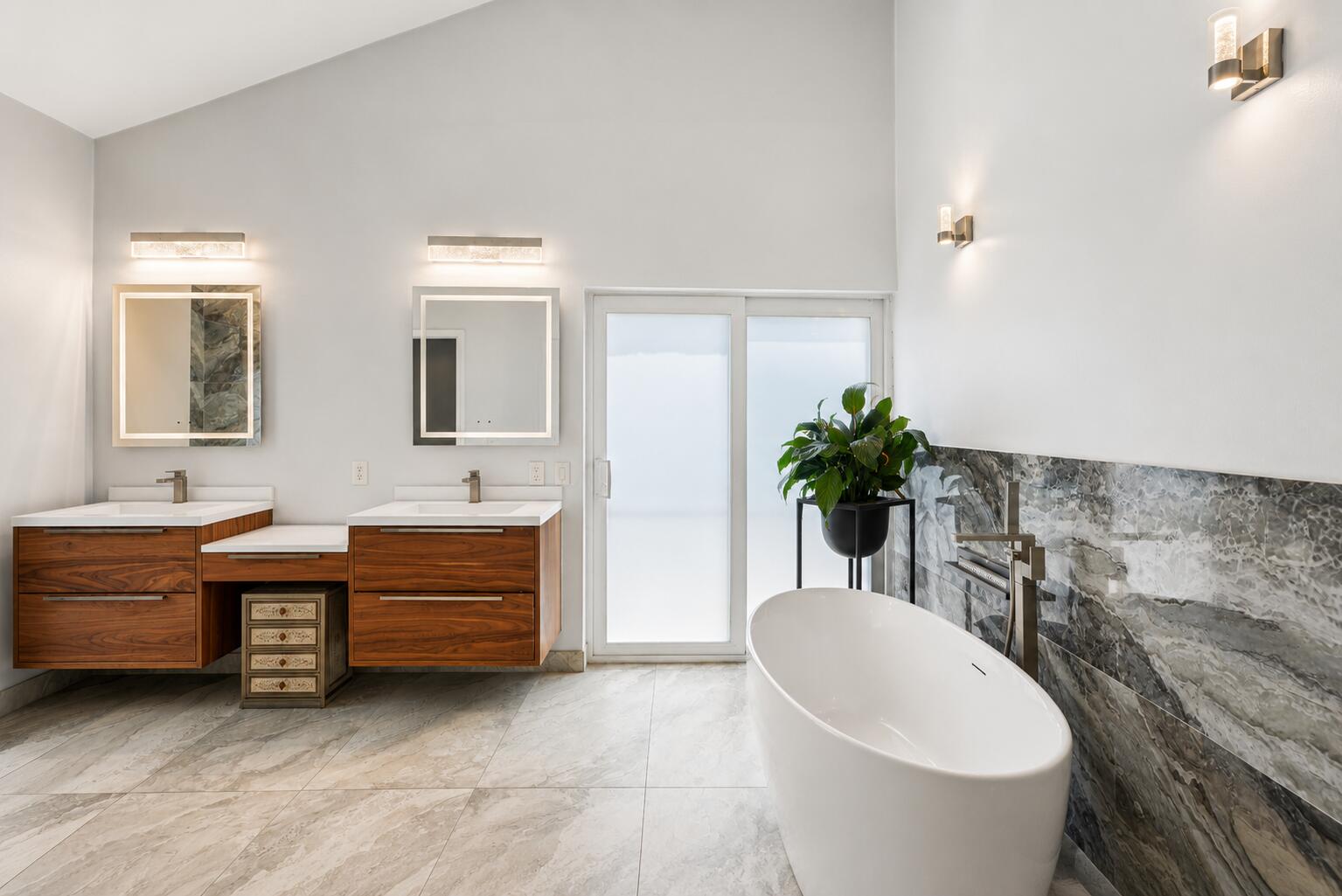 3090 EQUESTRIAN Drive
