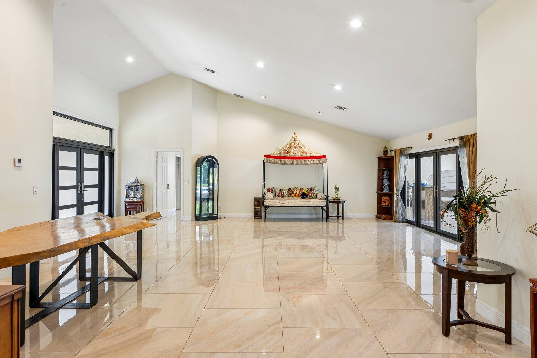 3090 EQUESTRIAN Drive