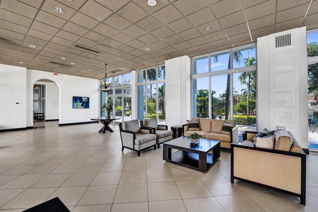 4300 N Ocean Boulevard 9H