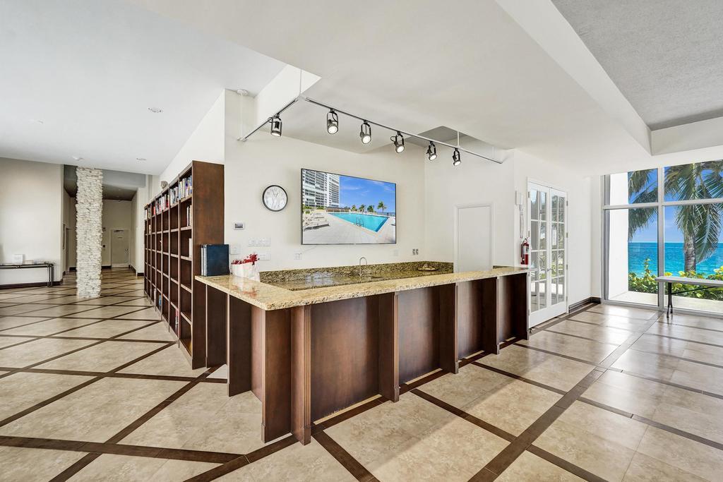 4300 N Ocean Boulevard 9H