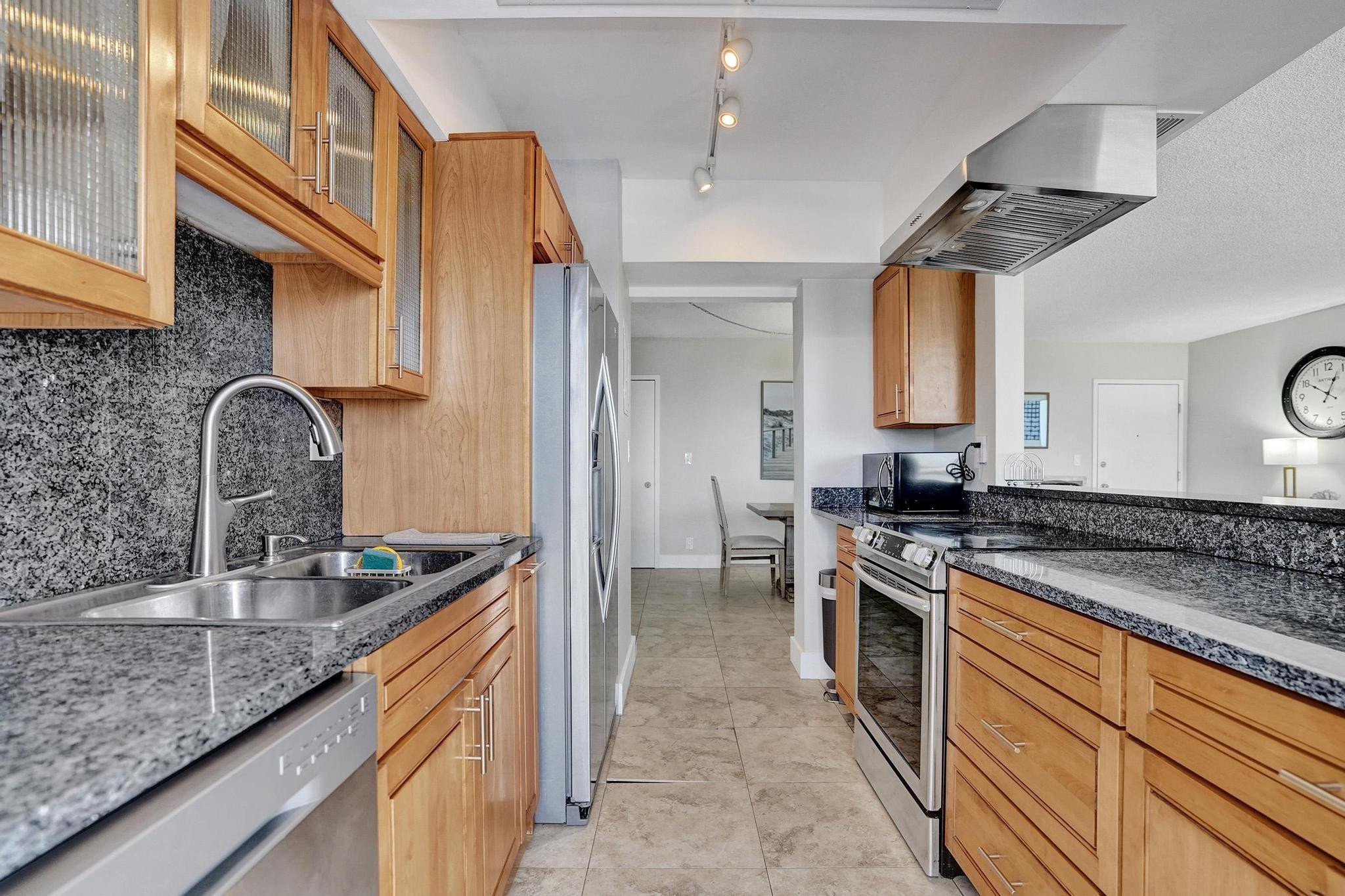 2715 N OCEAN Boulevard 6C