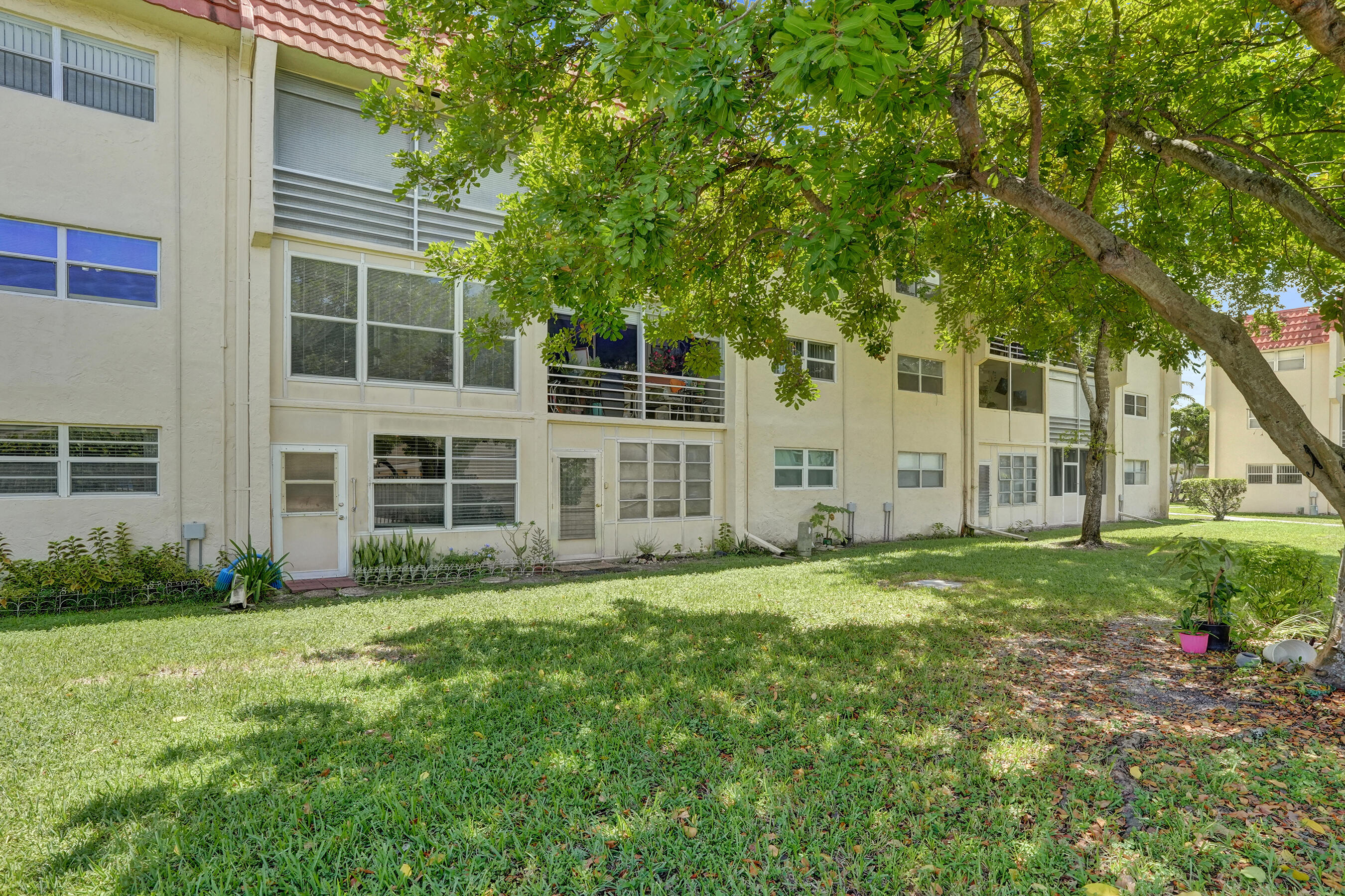 2651 Sunrise Lakes Drive E Unit: 104