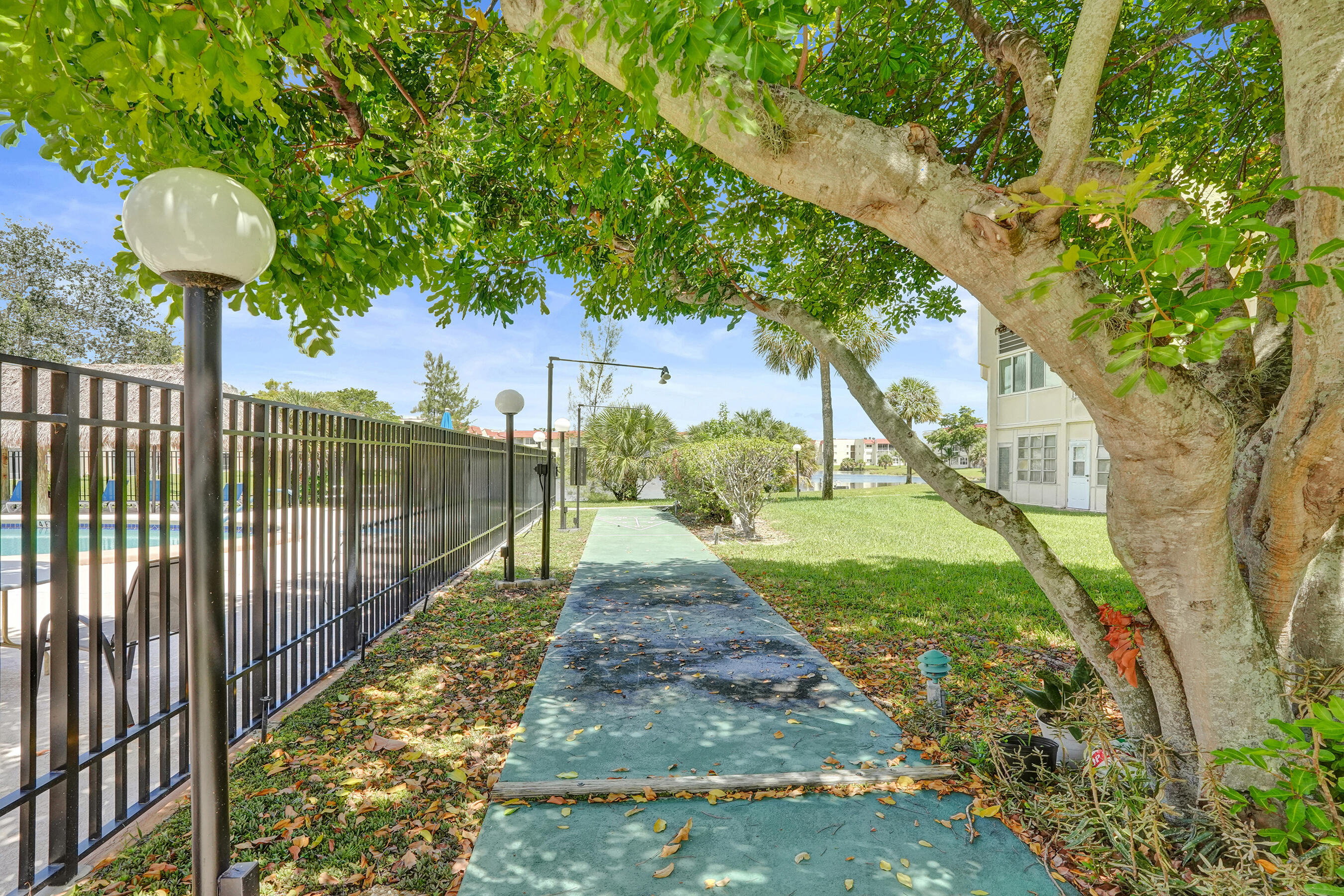 2651 Sunrise Lakes Drive E Unit: 104