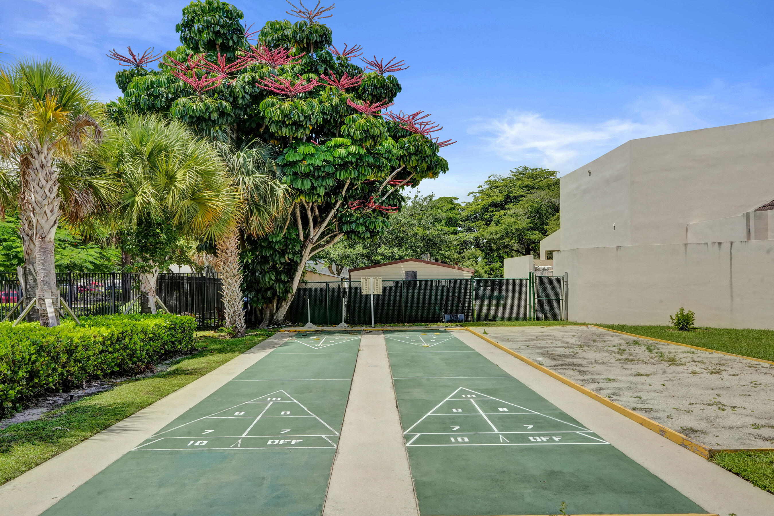 2651 Sunrise Lakes Drive E Unit: 104