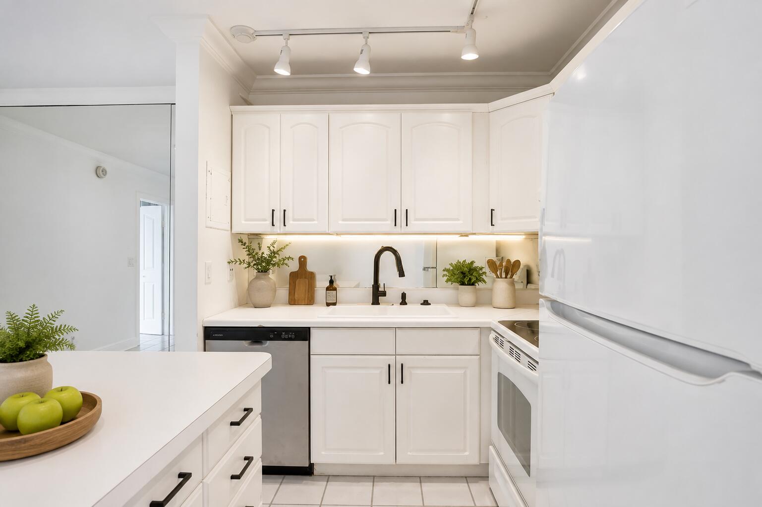 1407 NE 56TH Street 309