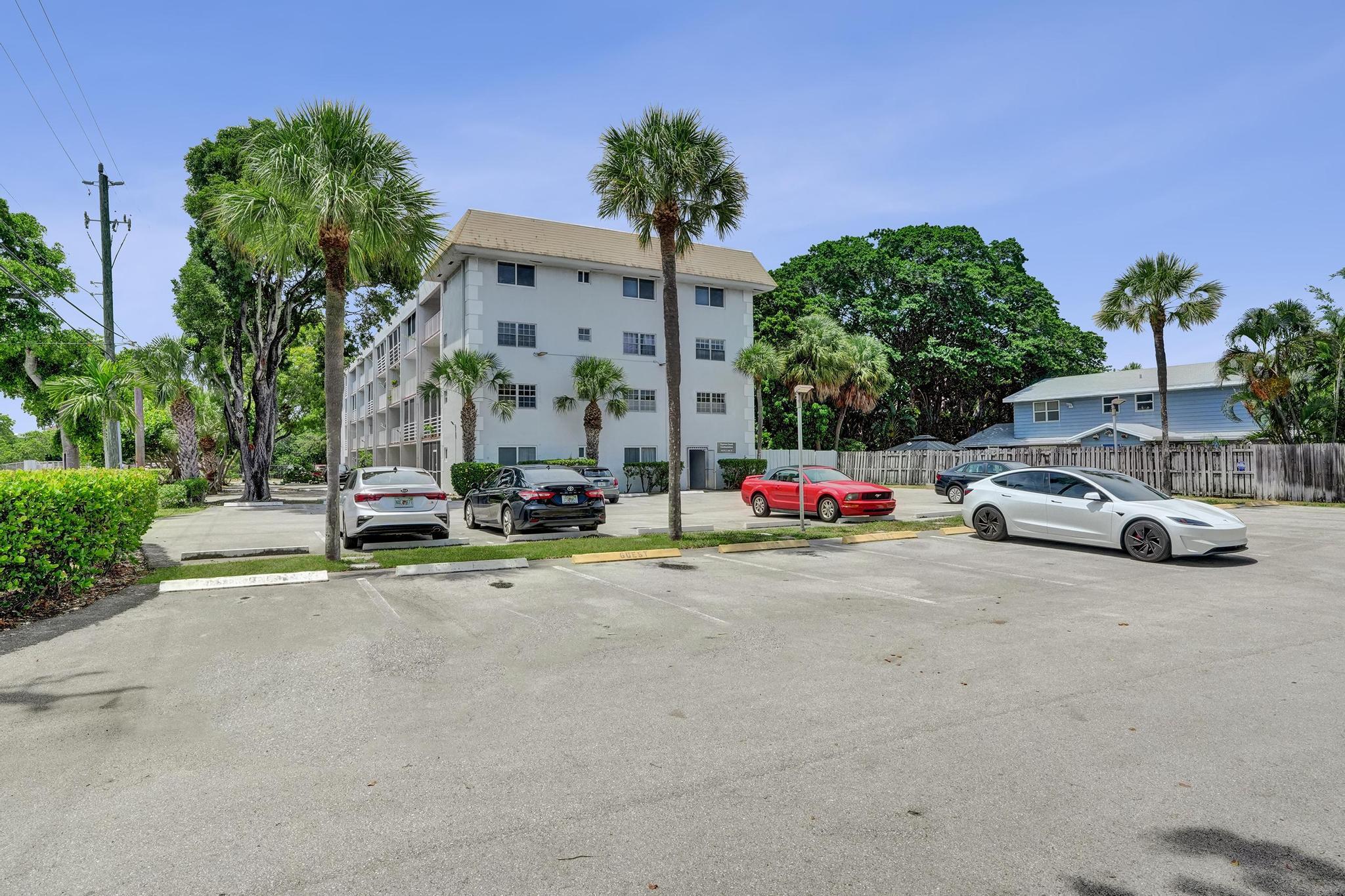 1407 NE 56TH Street 309