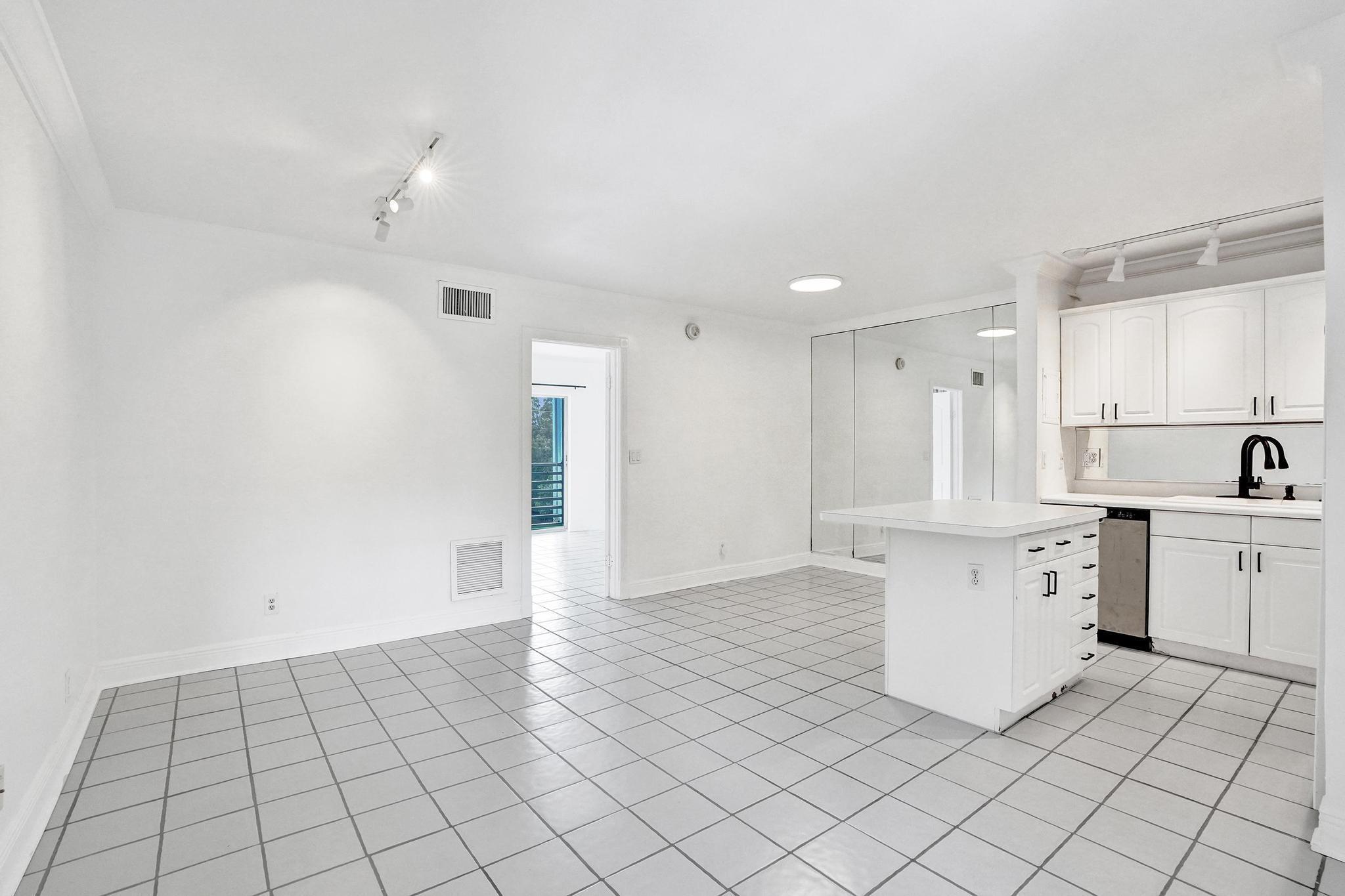 1407 NE 56TH Street 309