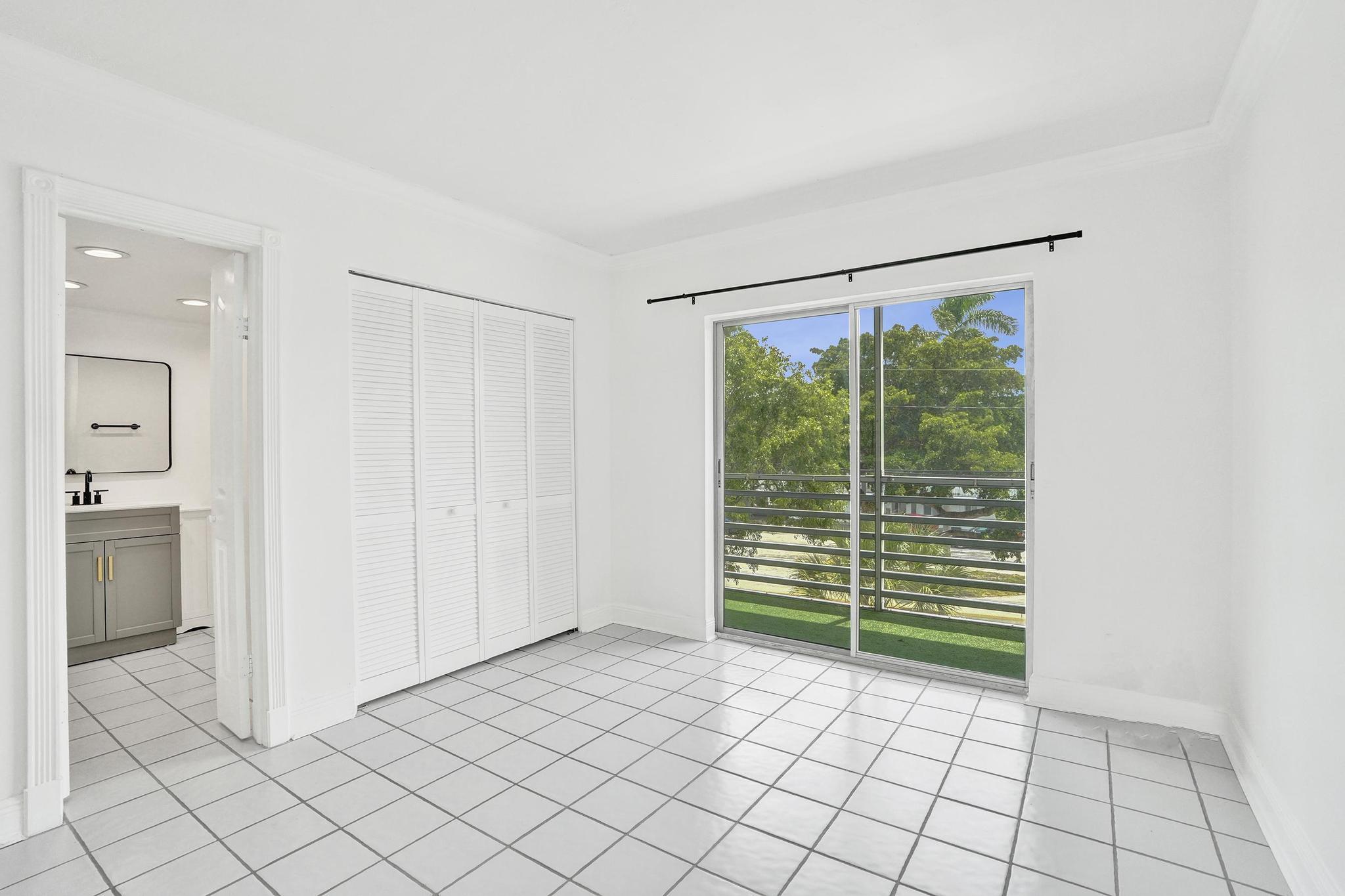 1407 NE 56TH Street 309