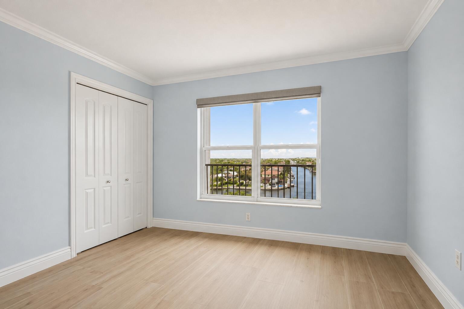 1021 HILLSBORO MILE 607