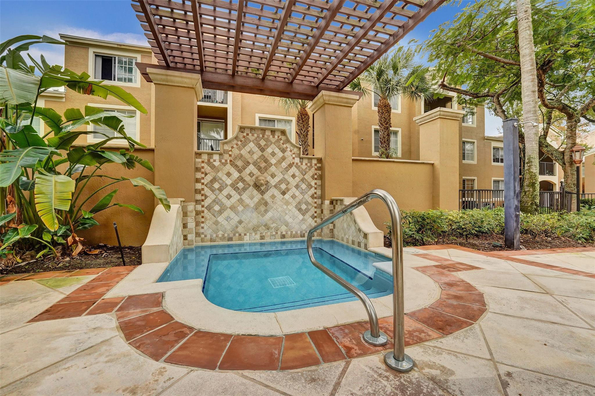7940 N NOB HILL Road 304