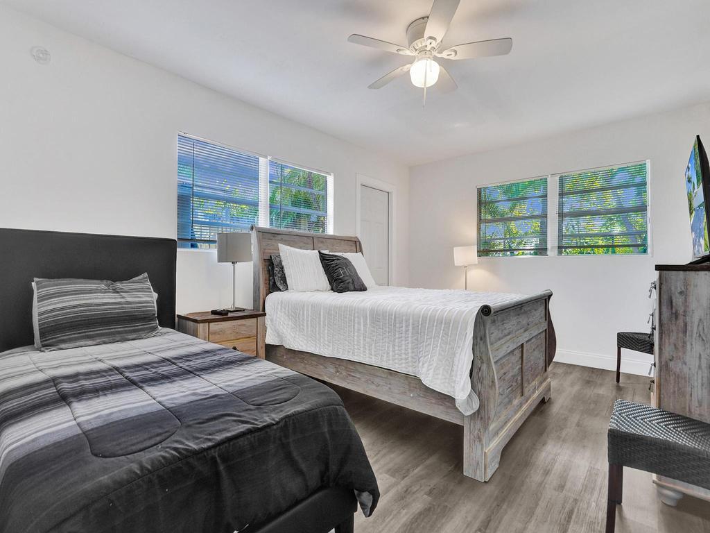 4422 Sea Grape Drive, Lauderdale-By-The-Sea