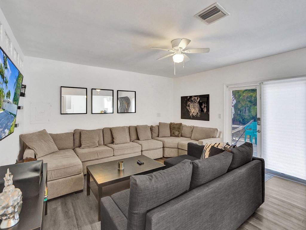 4422 Sea Grape Drive, Lauderdale-By-The-Sea