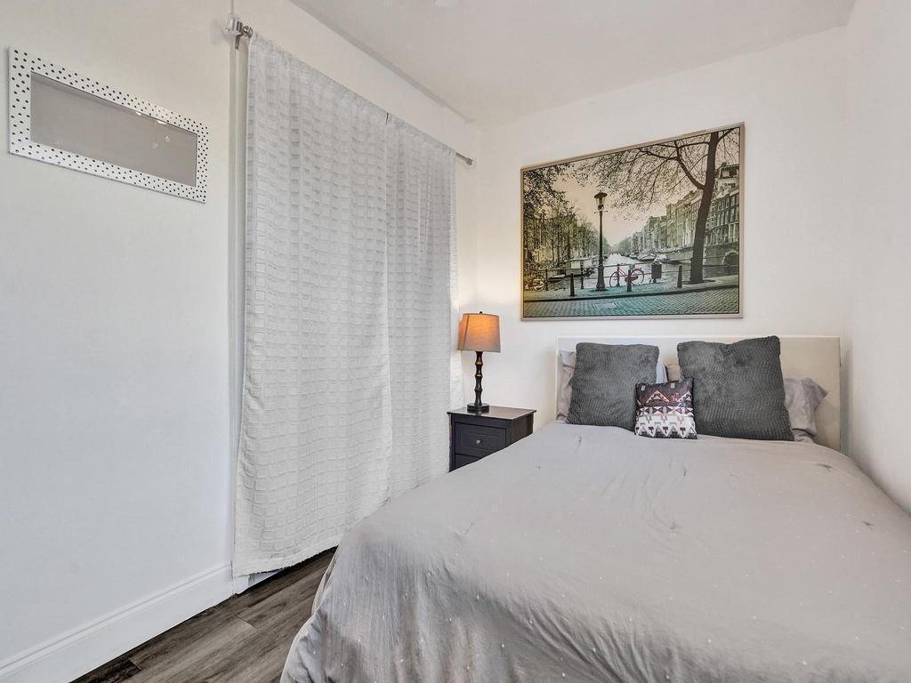 4422 Sea Grape Drive, Lauderdale-By-The-Sea