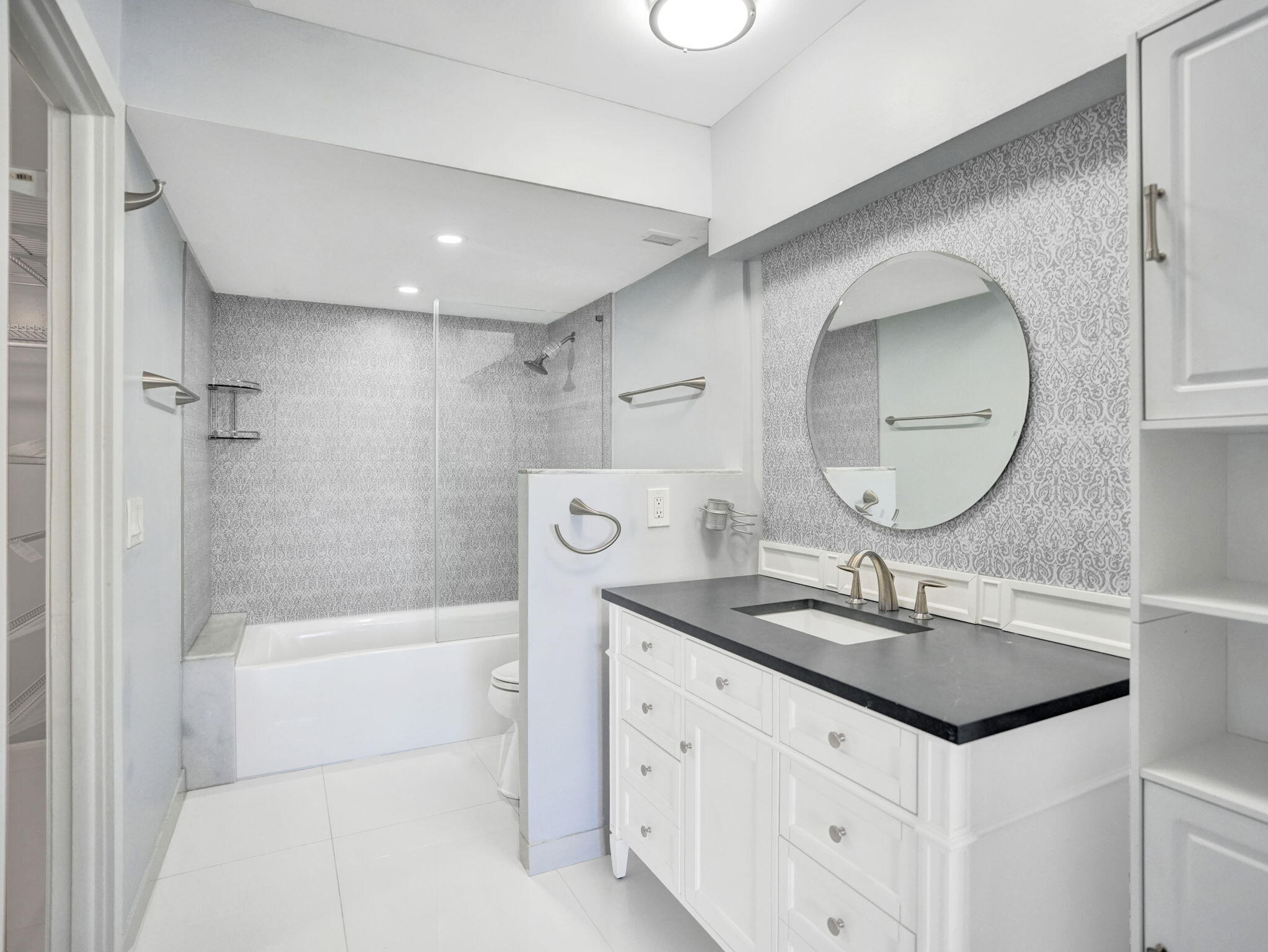 2000 S Ocean Boulevard 7N, Lauderdale-By-The-Sea Unit: 7N