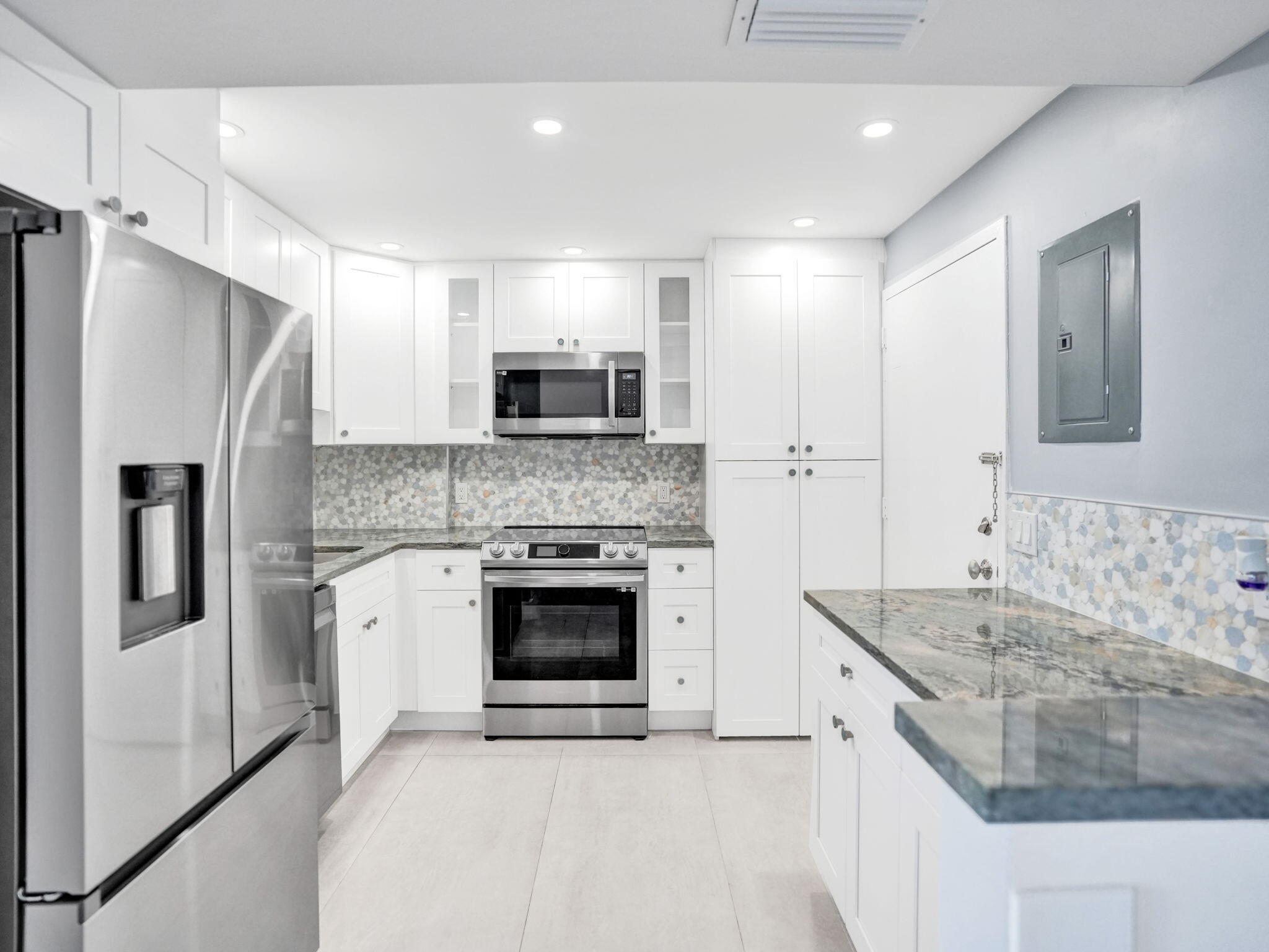 2000 S Ocean Boulevard 7N, Lauderdale-By-The-Sea Unit: 7N