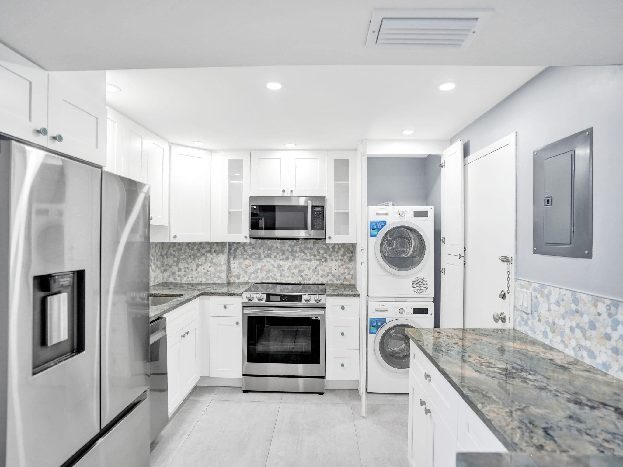 2000 S Ocean Boulevard 7N, Lauderdale-By-The-Sea Unit: 7N