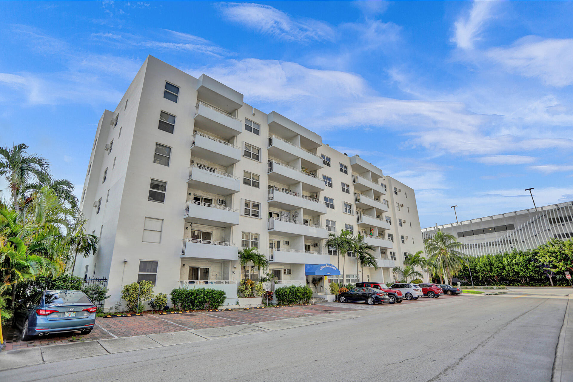 2900 Banyan Street