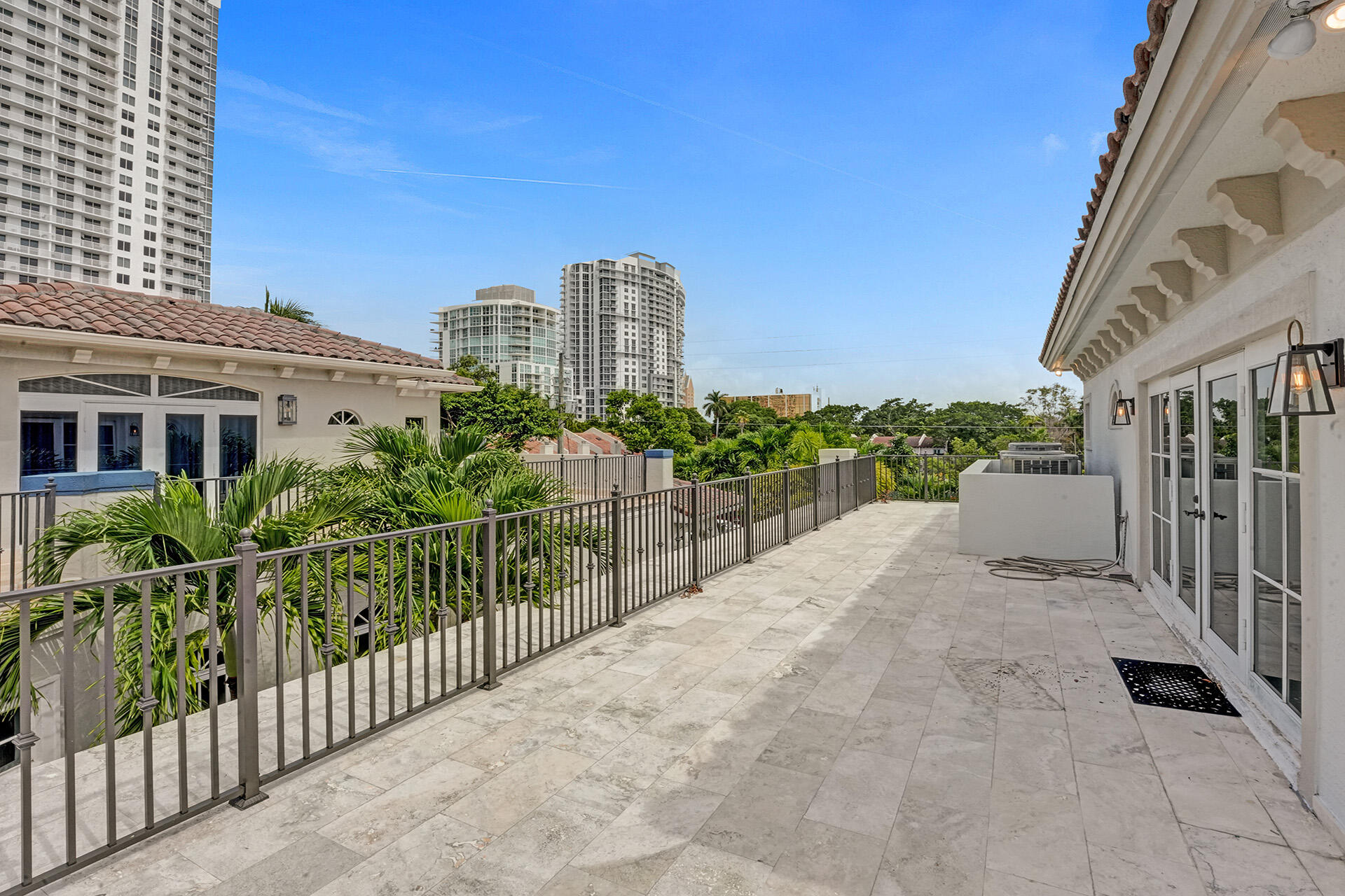 827 SE 2ND Court