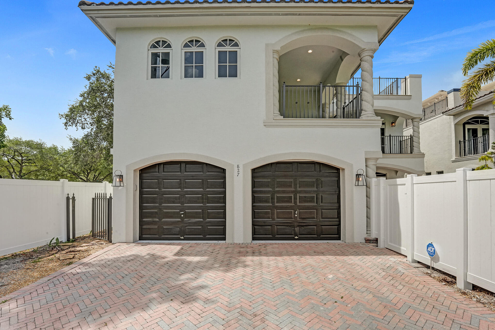827 SE 2ND Court