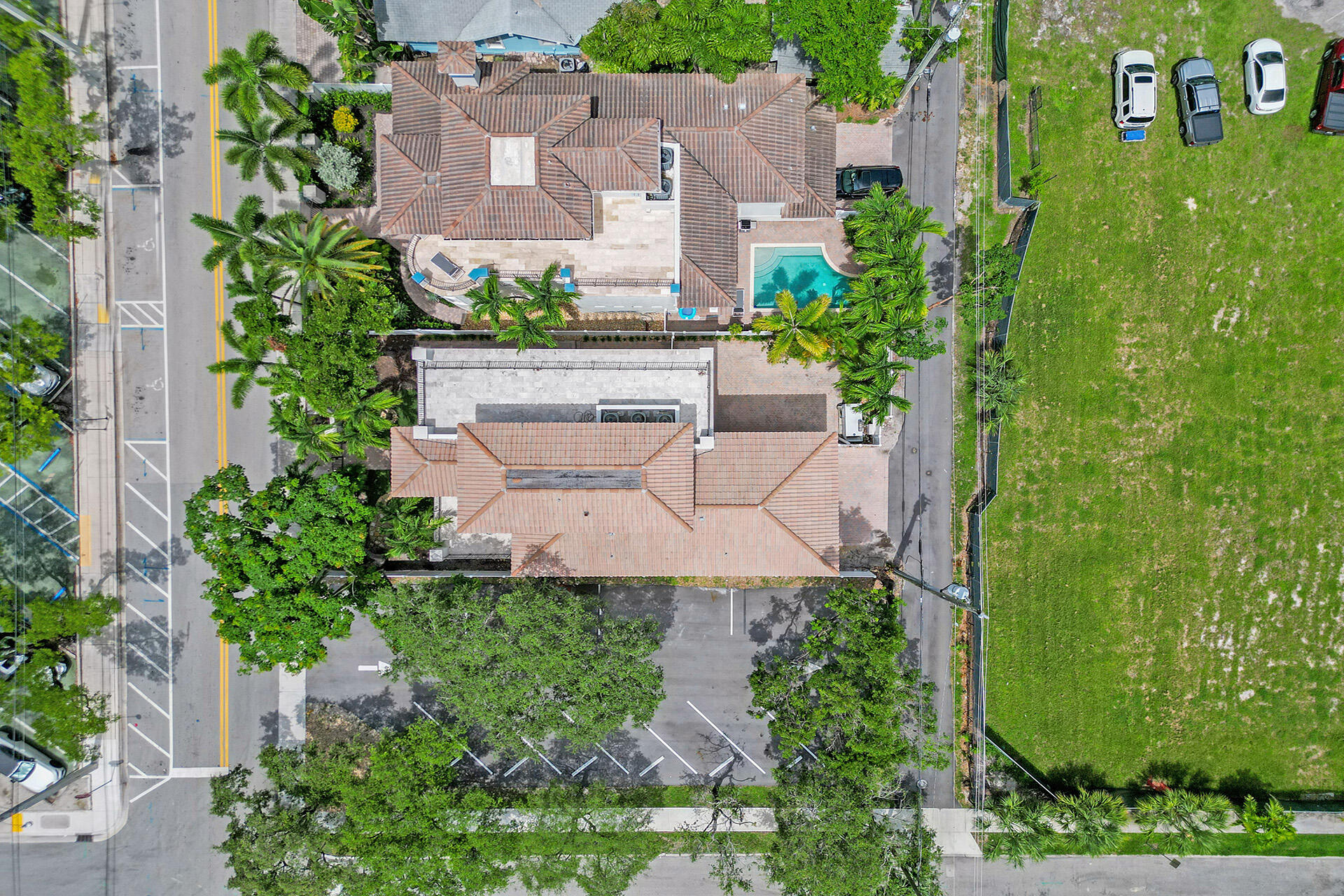 827 SE 2ND Court