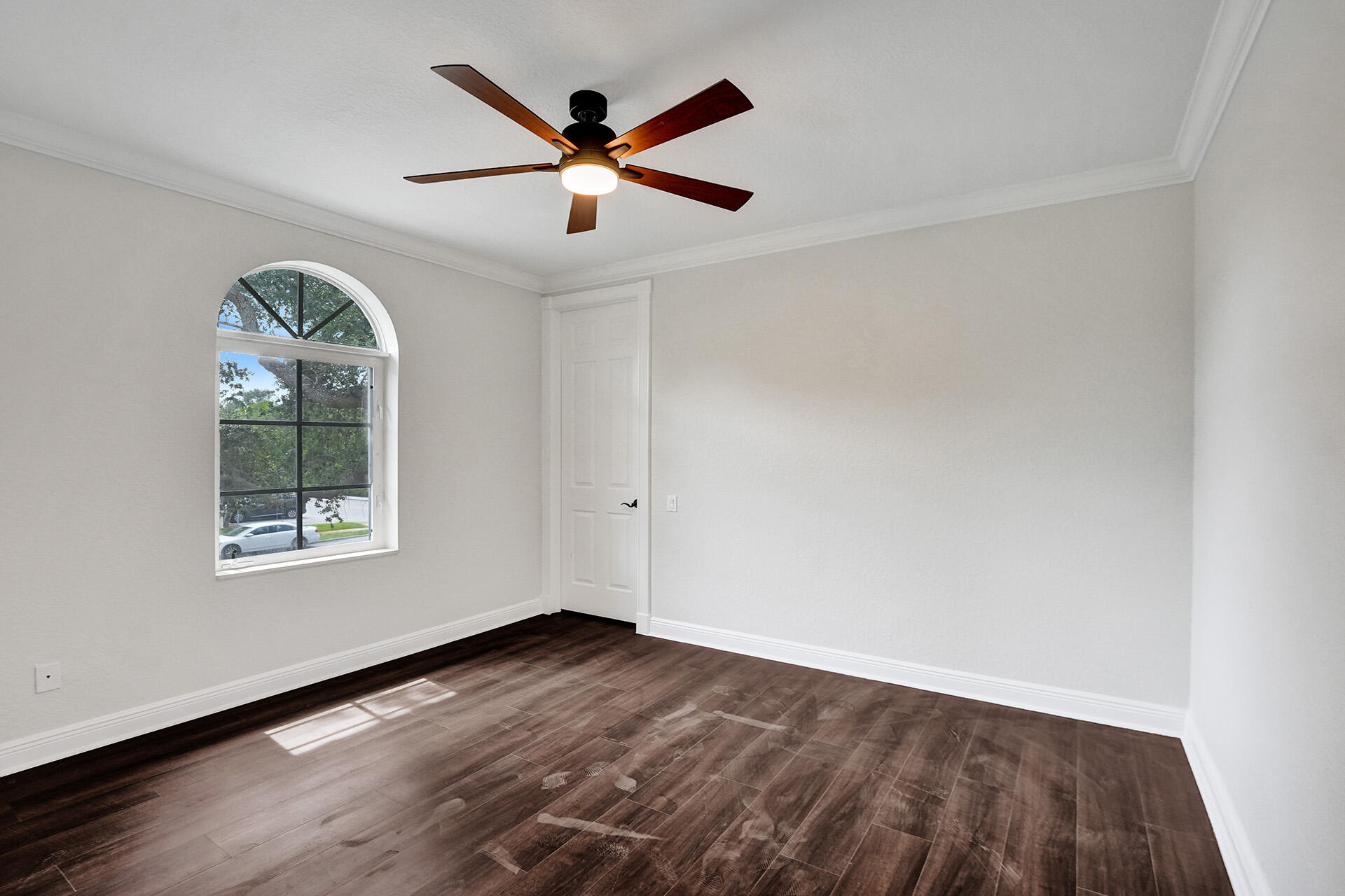 827 SE 2ND Court