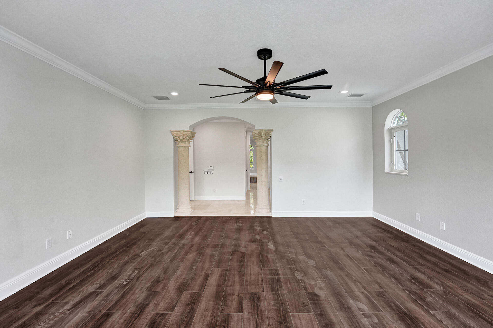 827 SE 2ND Court