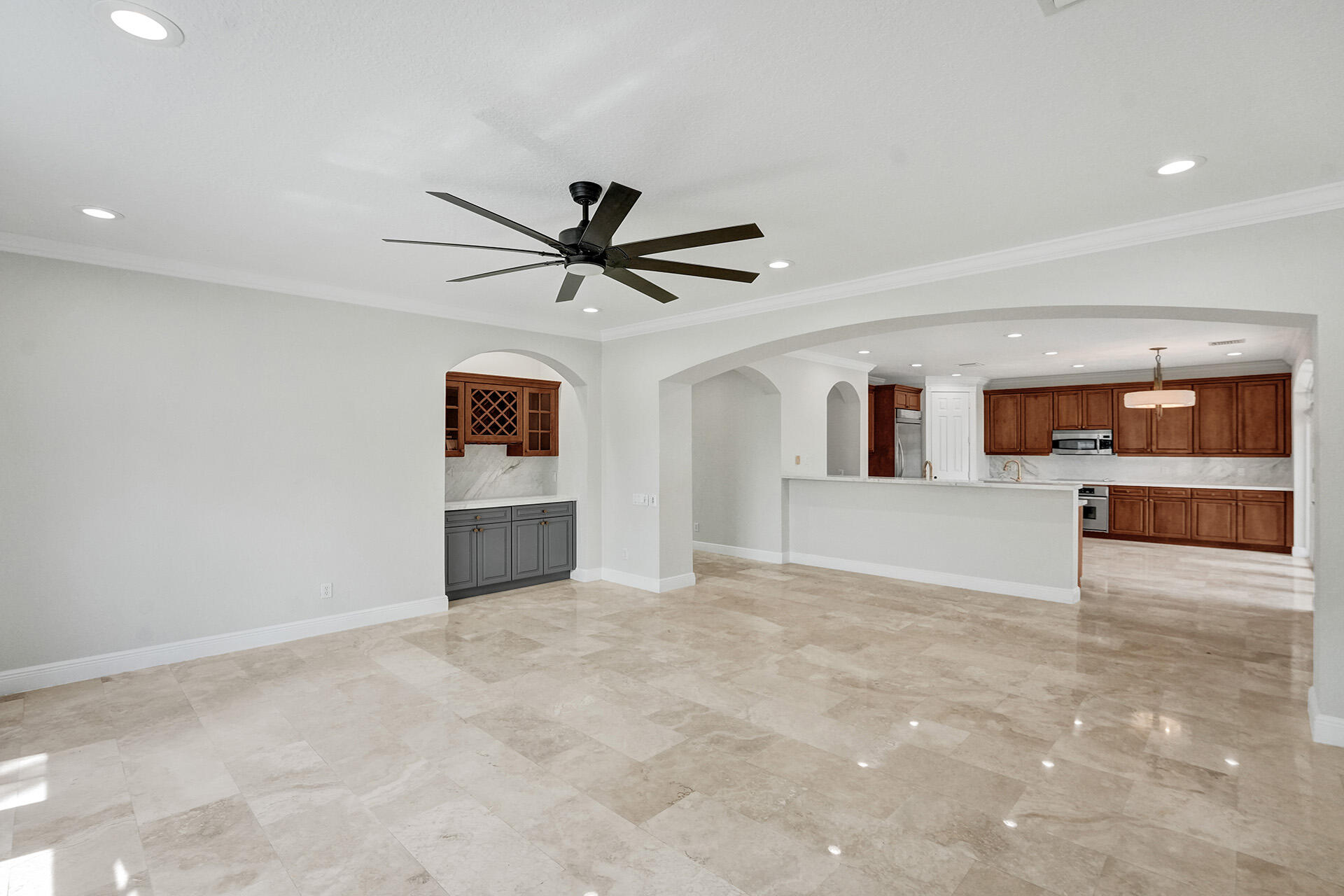 827 SE 2ND Court